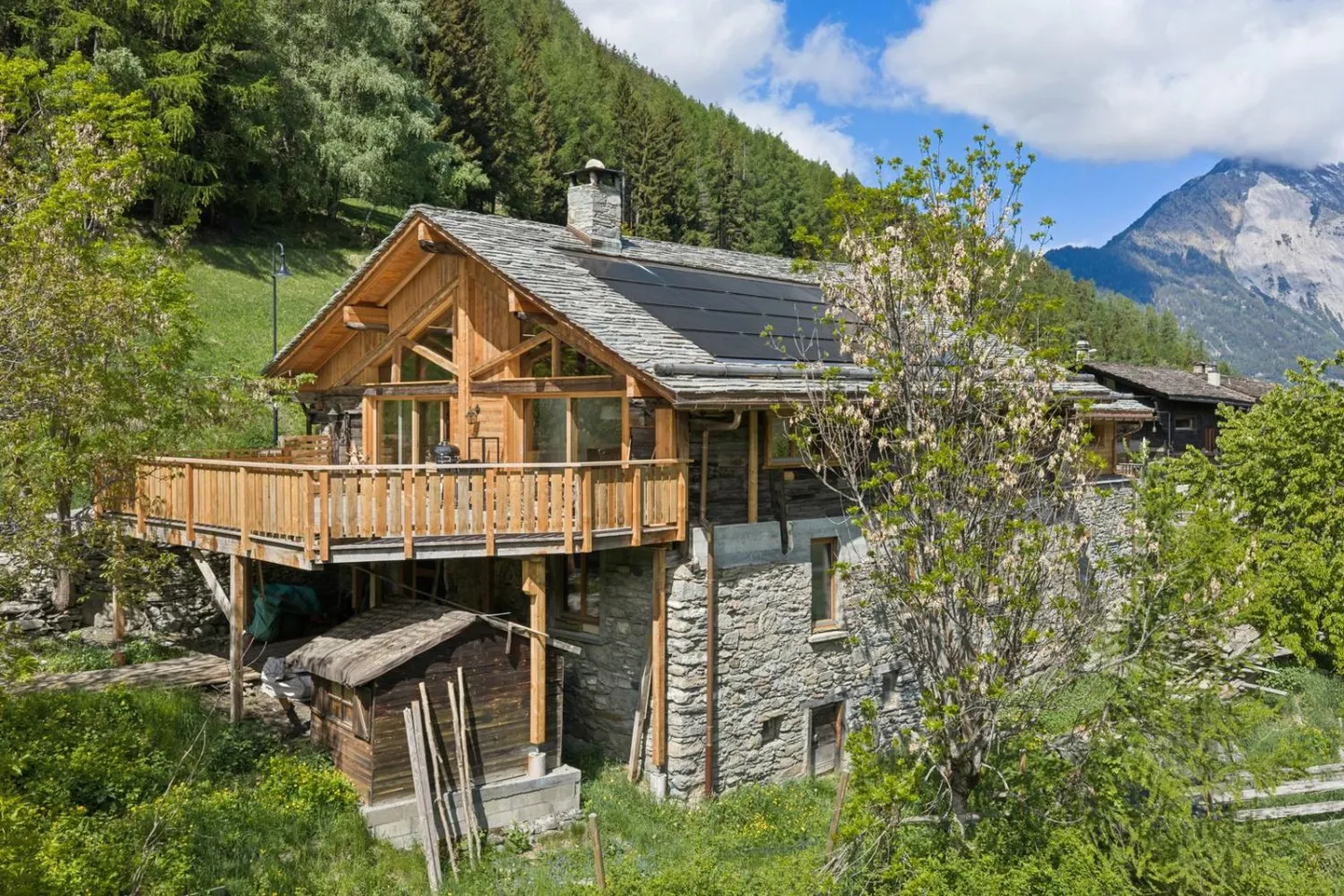 Charmant chalet avec 2 appartements de style authentique - Photo 1 sur 13