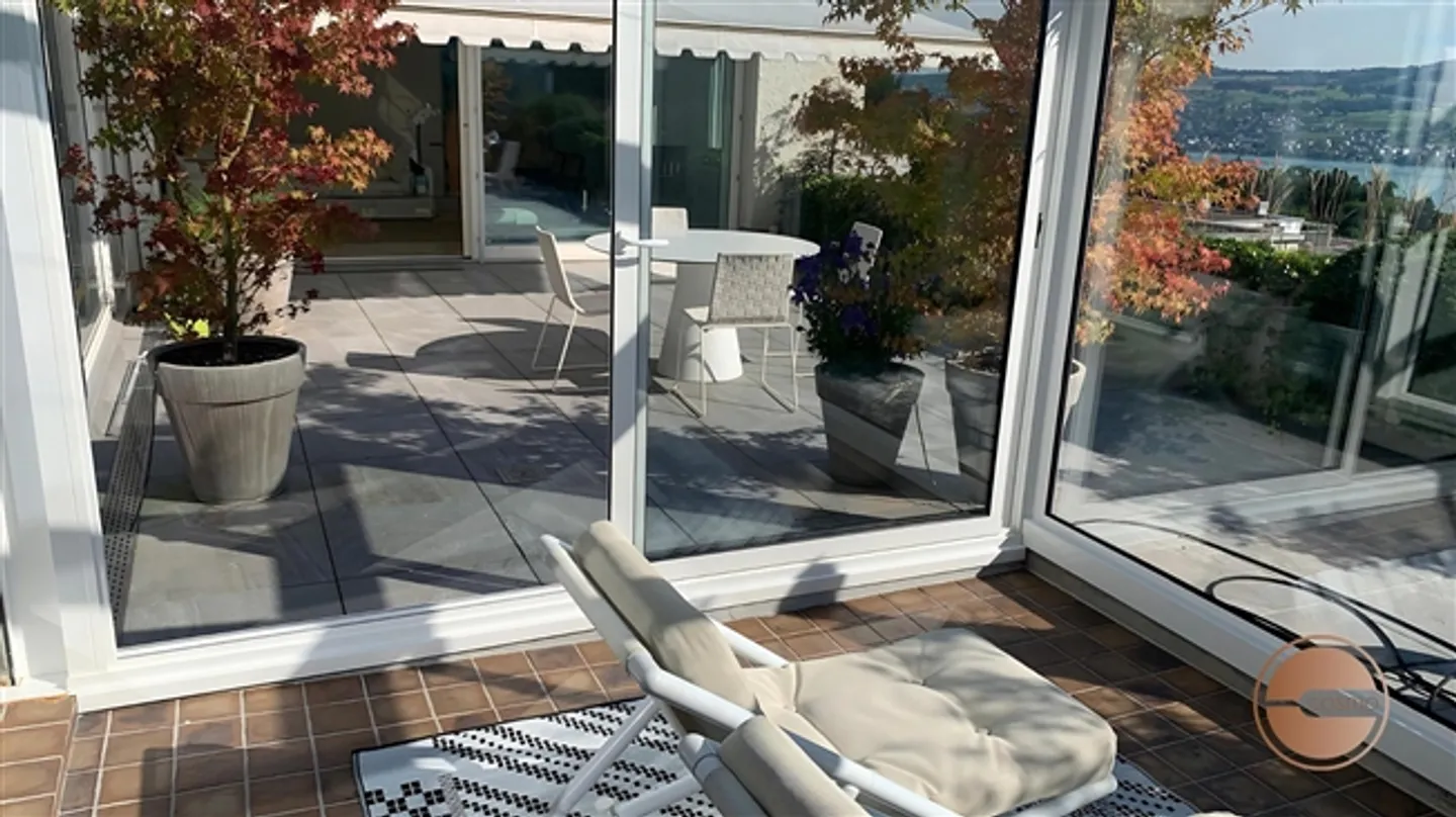 Appartement de service penthouse artistique de 3 chambres avec vue sur le lac - Photo 16 sur 17