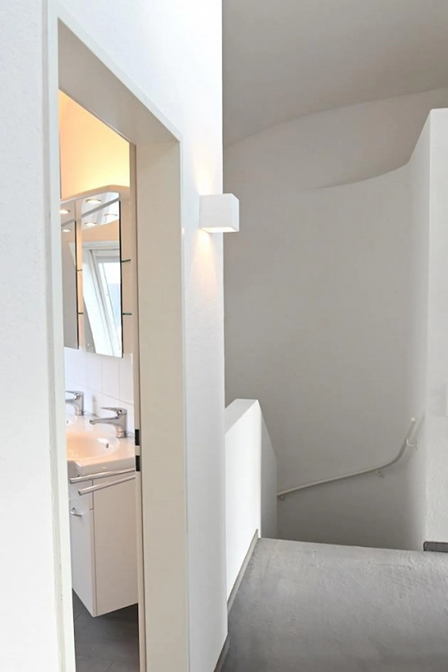 Ein helles, frisch renoviertes Doppeleinfamilienhaus - Foto 5 von 10