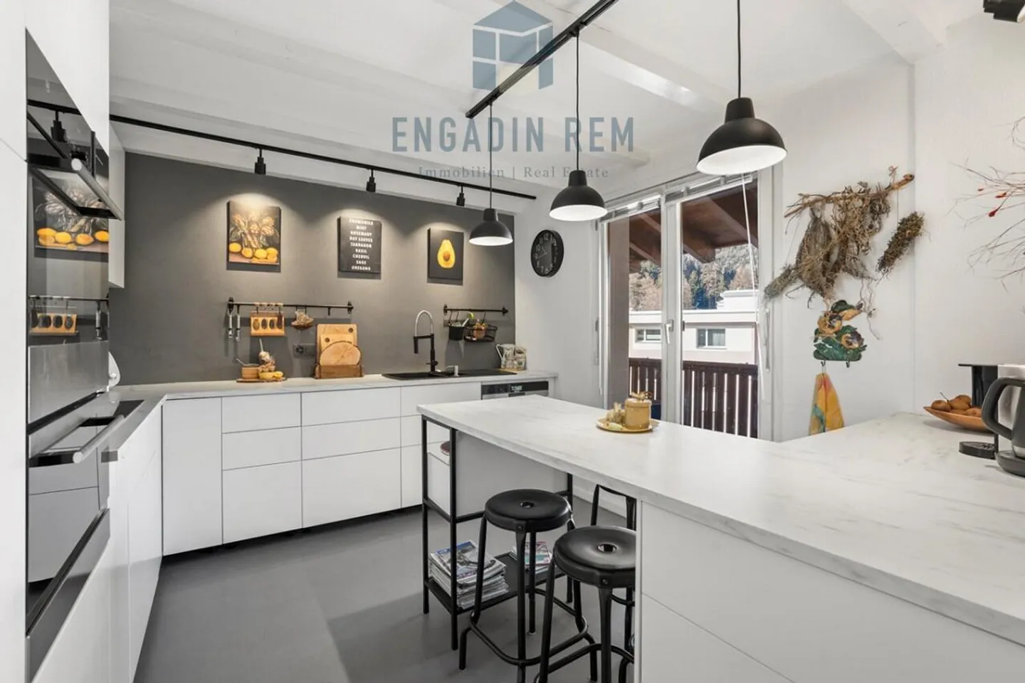 Attico 4,5 locali con galleria, camino e tre balconi - Foto 6 di 6