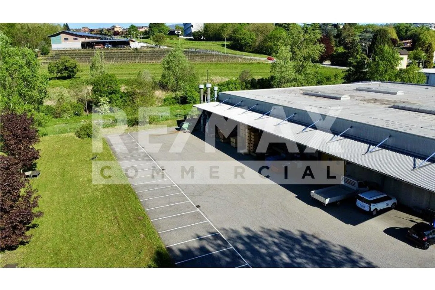 Industrial building with expansion potential - Photo 5 of 13