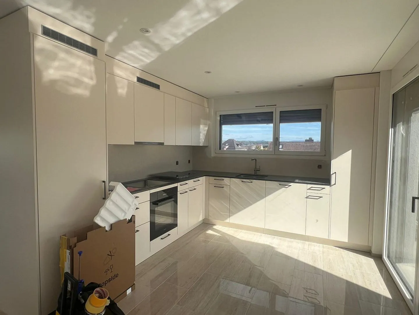 Nuovi appartamenti di costruzione moderna nel centro di Dübendorf - Foto 9 di 13