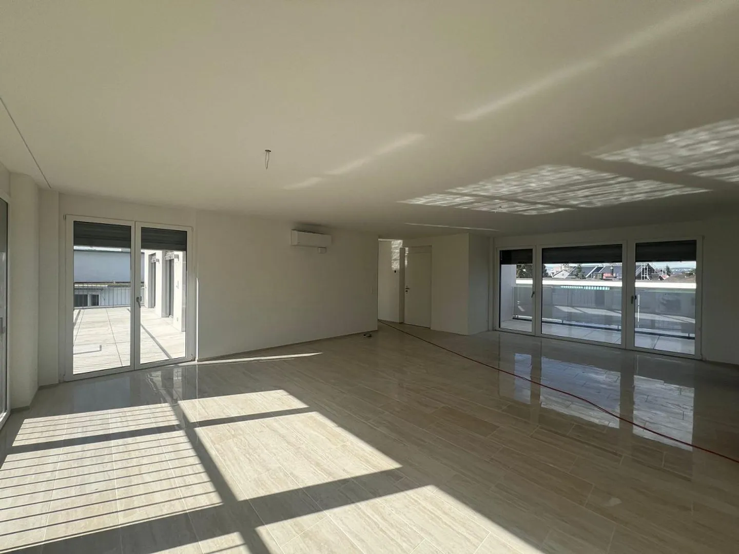 Nuovi appartamenti di costruzione moderna nel centro di Dübendorf - Foto 11 di 13