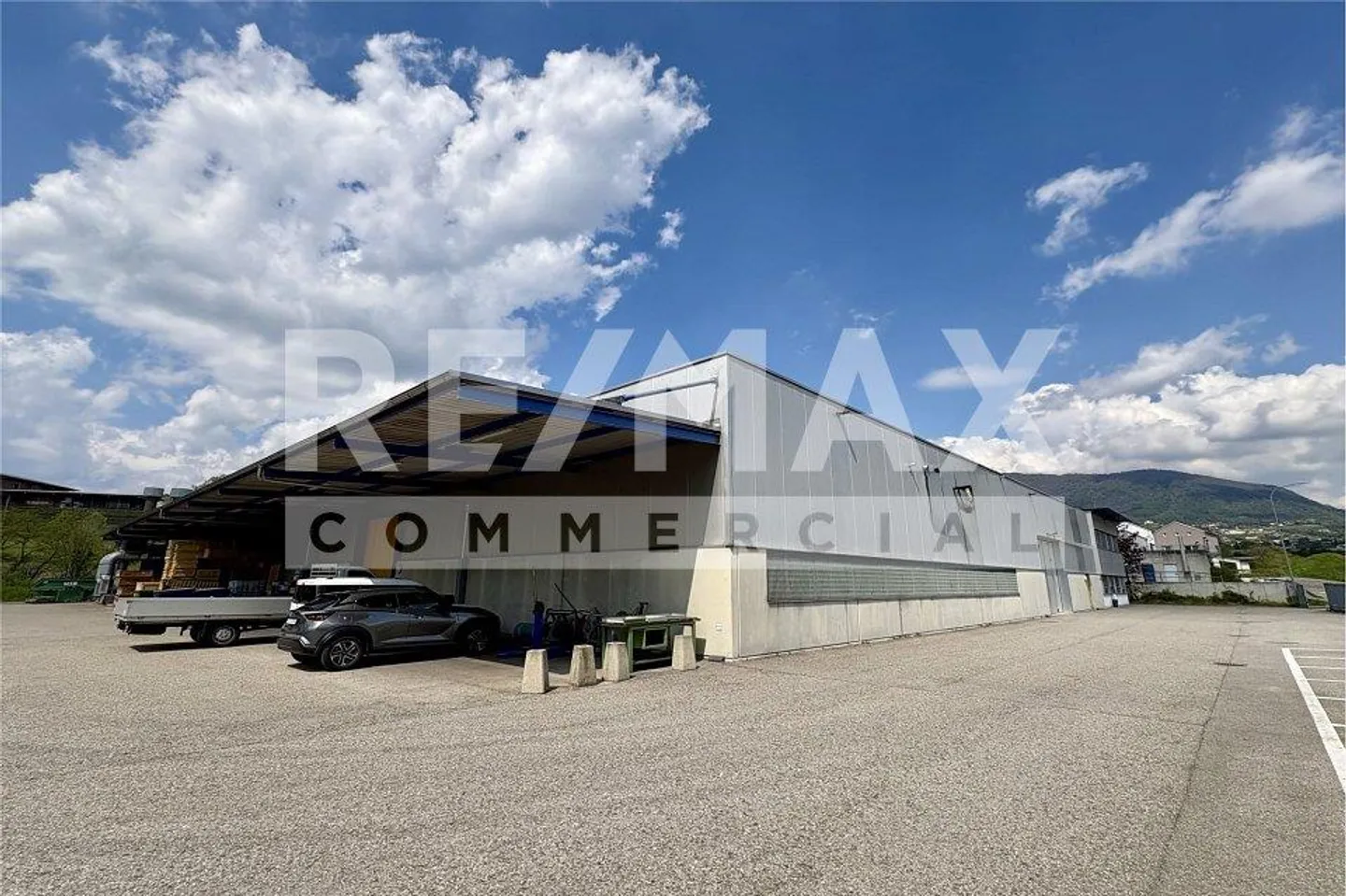 Industrial building with expansion potential - Photo 11 of 13