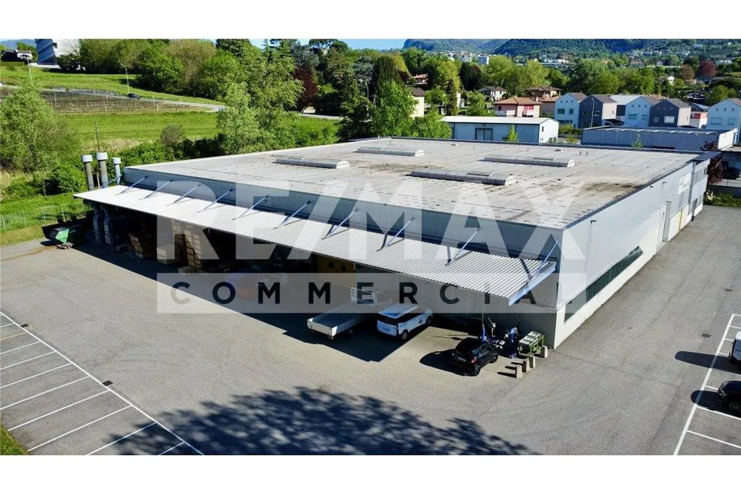 Industrial building with expansion potential - Photo 7 of 13