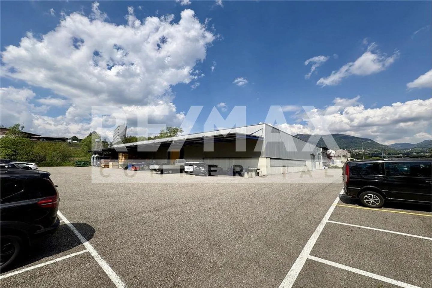 Industrial building with expansion potential - Photo 13 of 13