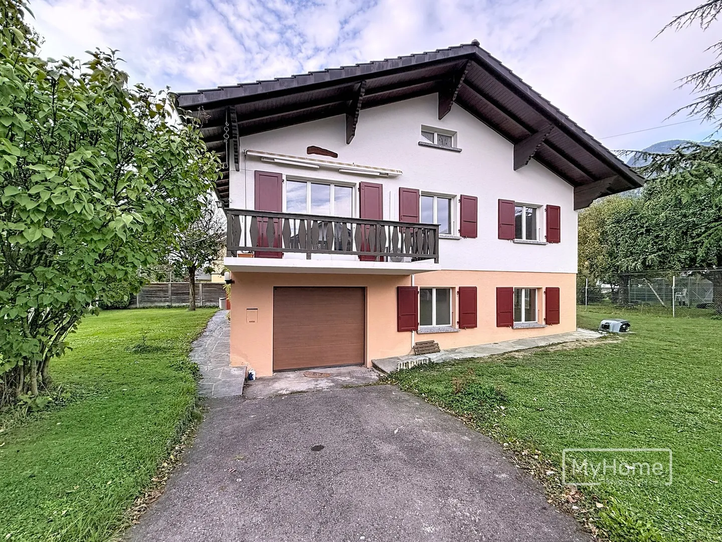 Schöne 5.5-Zimmer-Villa mit großem Garten - Foto 4 von 13