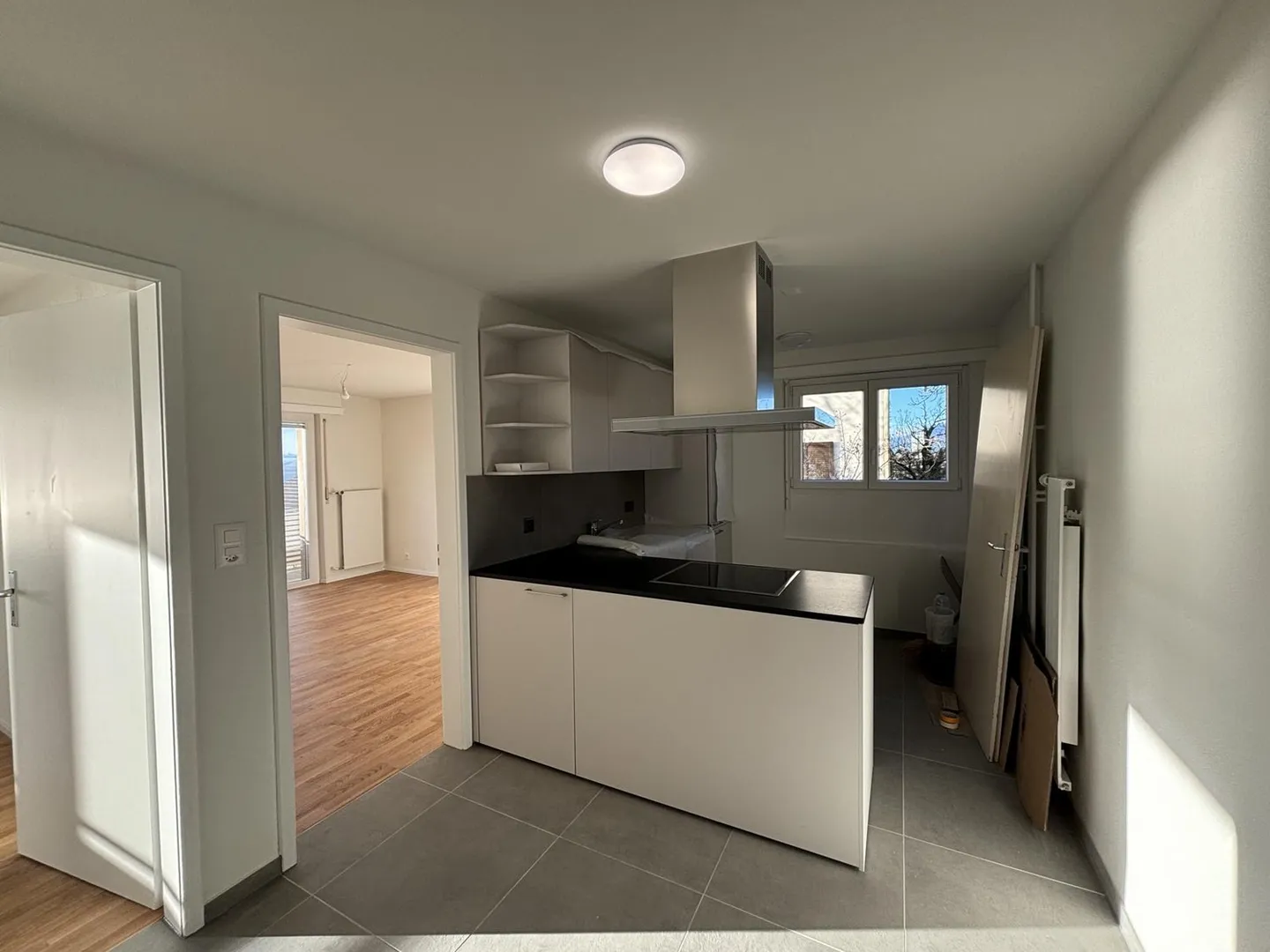 2081 - Beautiful 4-Room Apartment on the 1st Floor Renovated - Photo 2 of 9