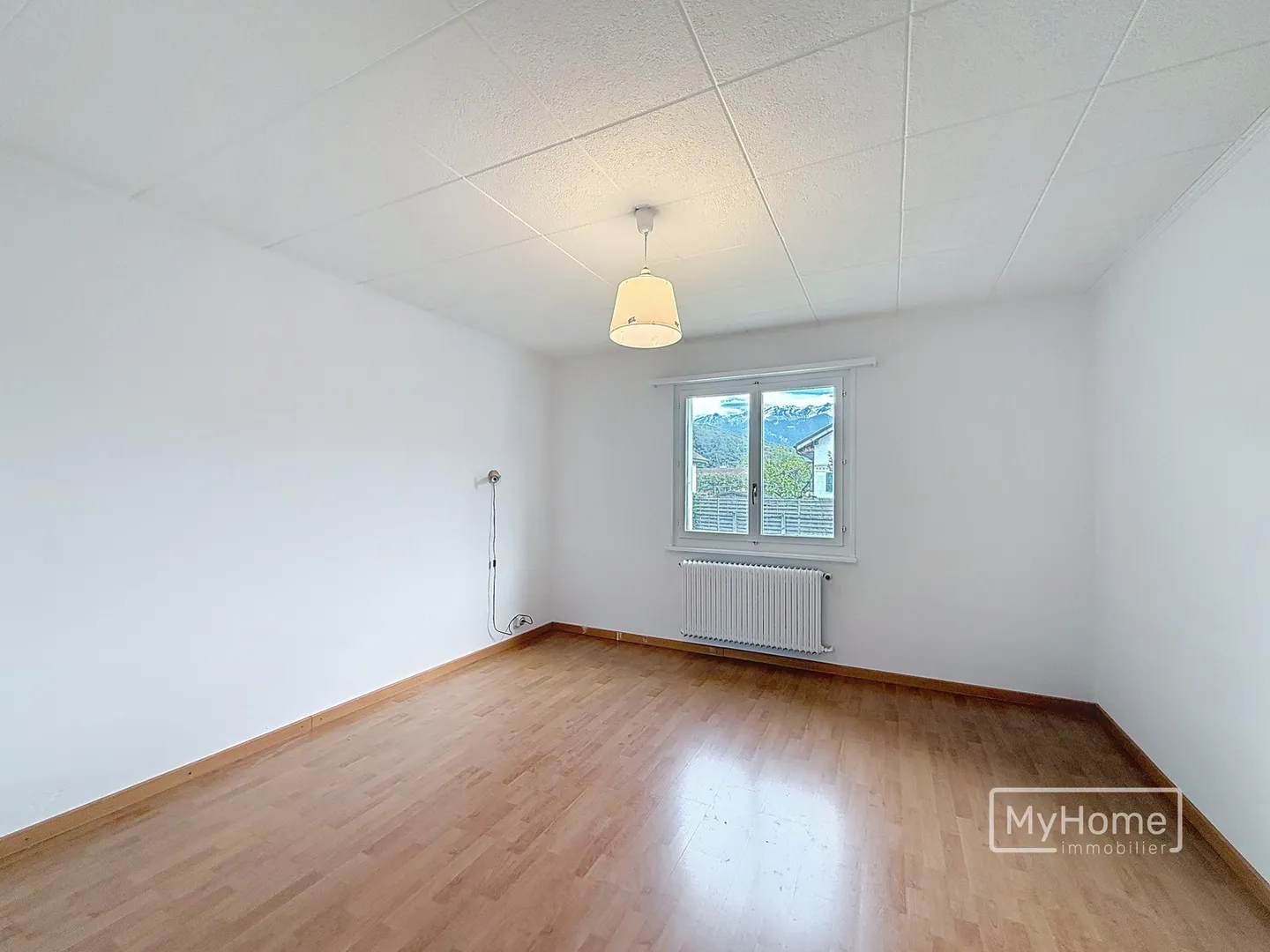 Schöne 5.5-Zimmer-Villa mit großem Garten - Foto 9 von 13
