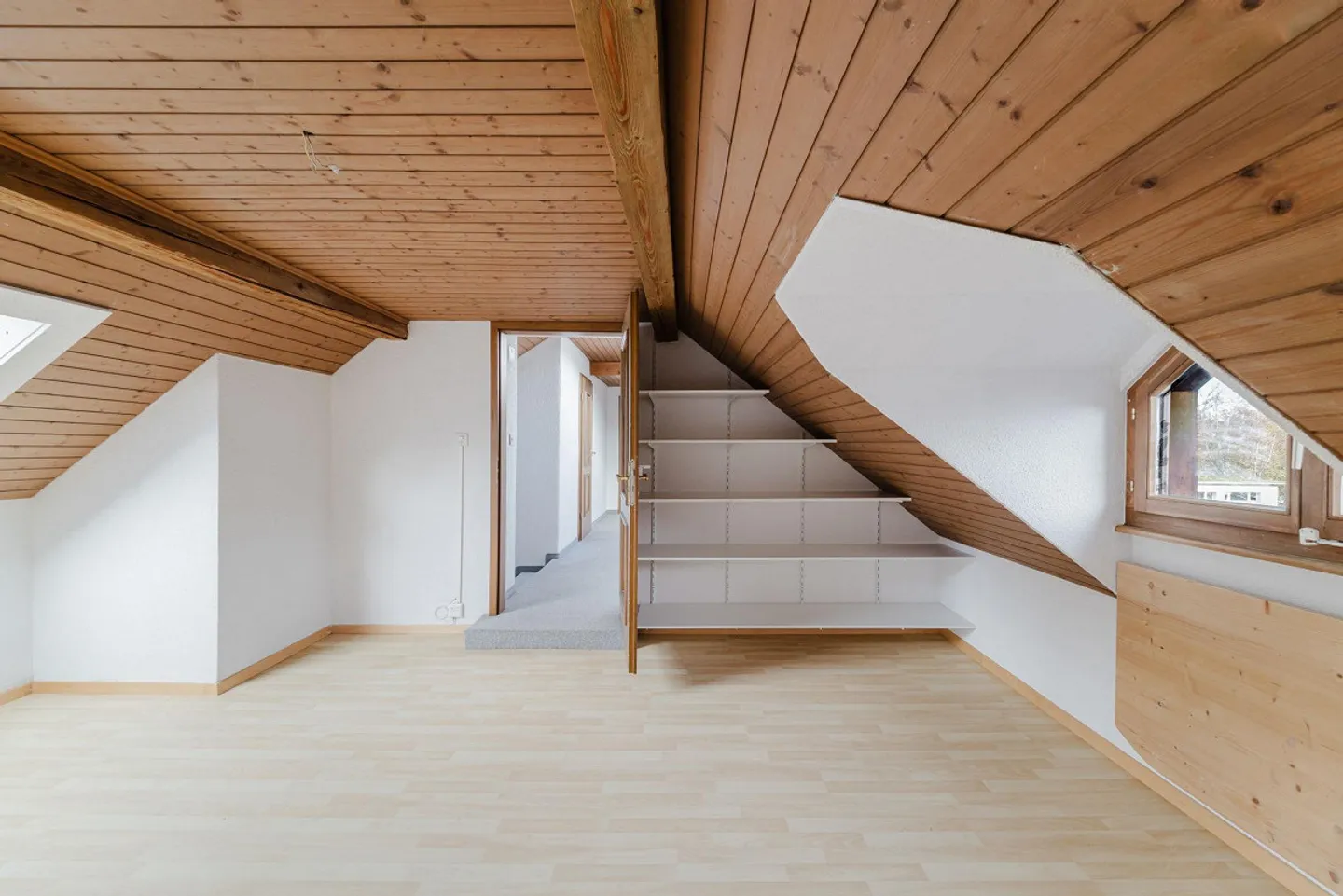 Einfamilienhaus mit Einliegerwohnung zentral in Oberuzwil - Foto 7 von 17