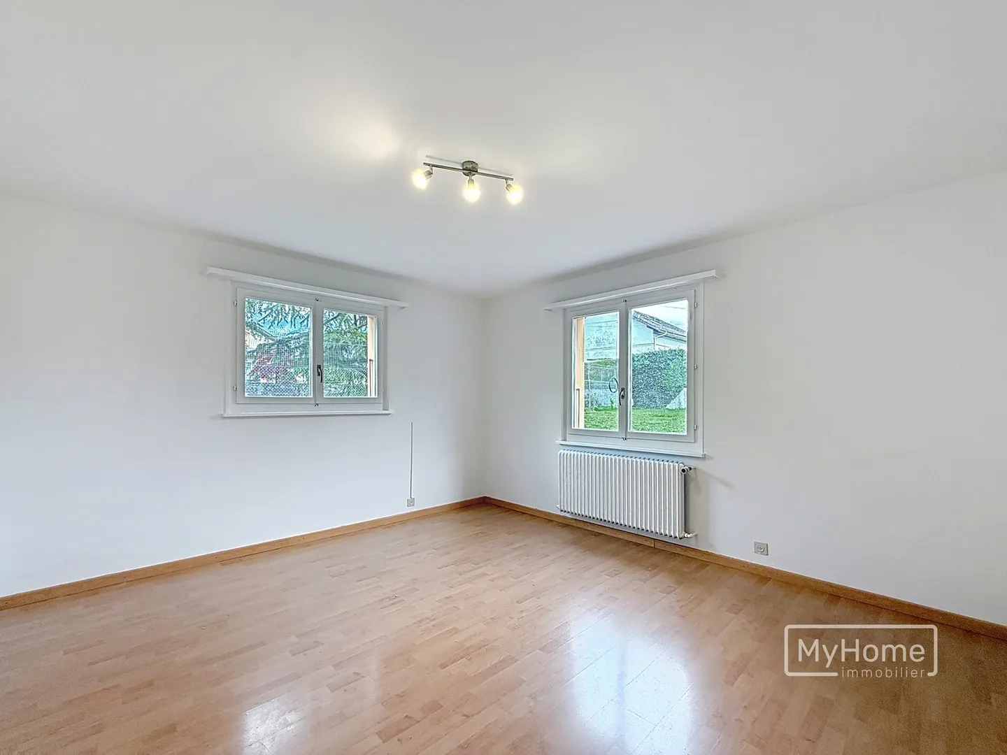 Schöne 5.5-Zimmer-Villa mit großem Garten - Foto 10 von 13