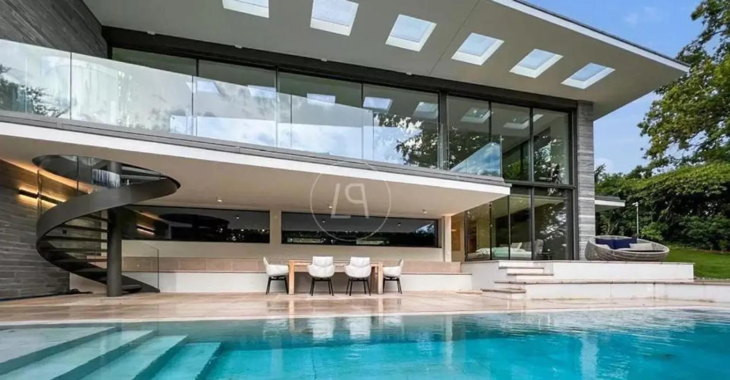 Villa contemporaine d'exception, vue et accès privé au lac,rive gauche - Photo 6 of 12