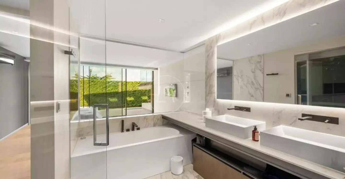 Villa contemporaine d'exception, vue et accès privé au lac,rive gauche - Photo 8 of 12