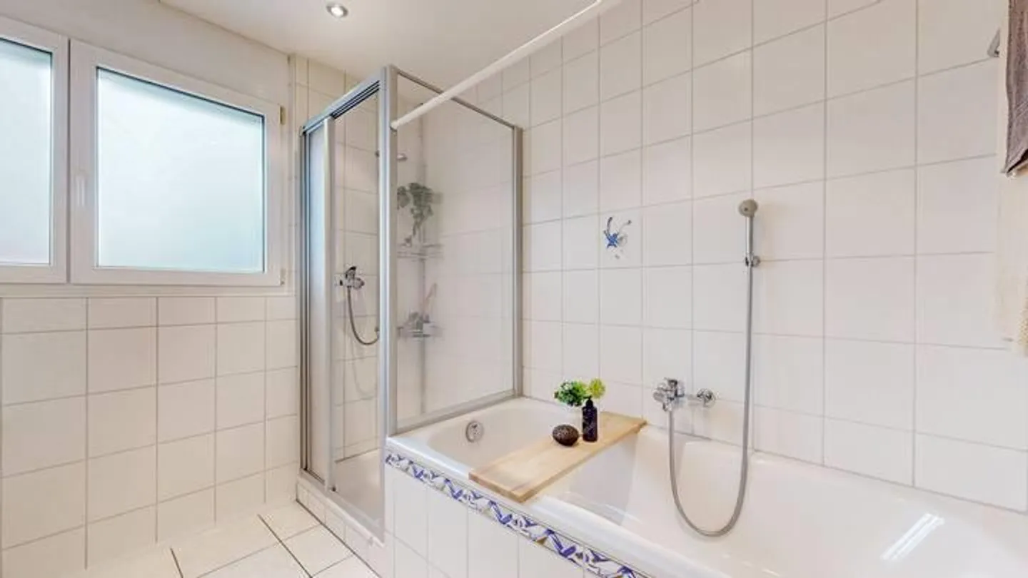 Detached and Well-Maintained - 5.5 Room Single-Family House - Photo 7 of 9