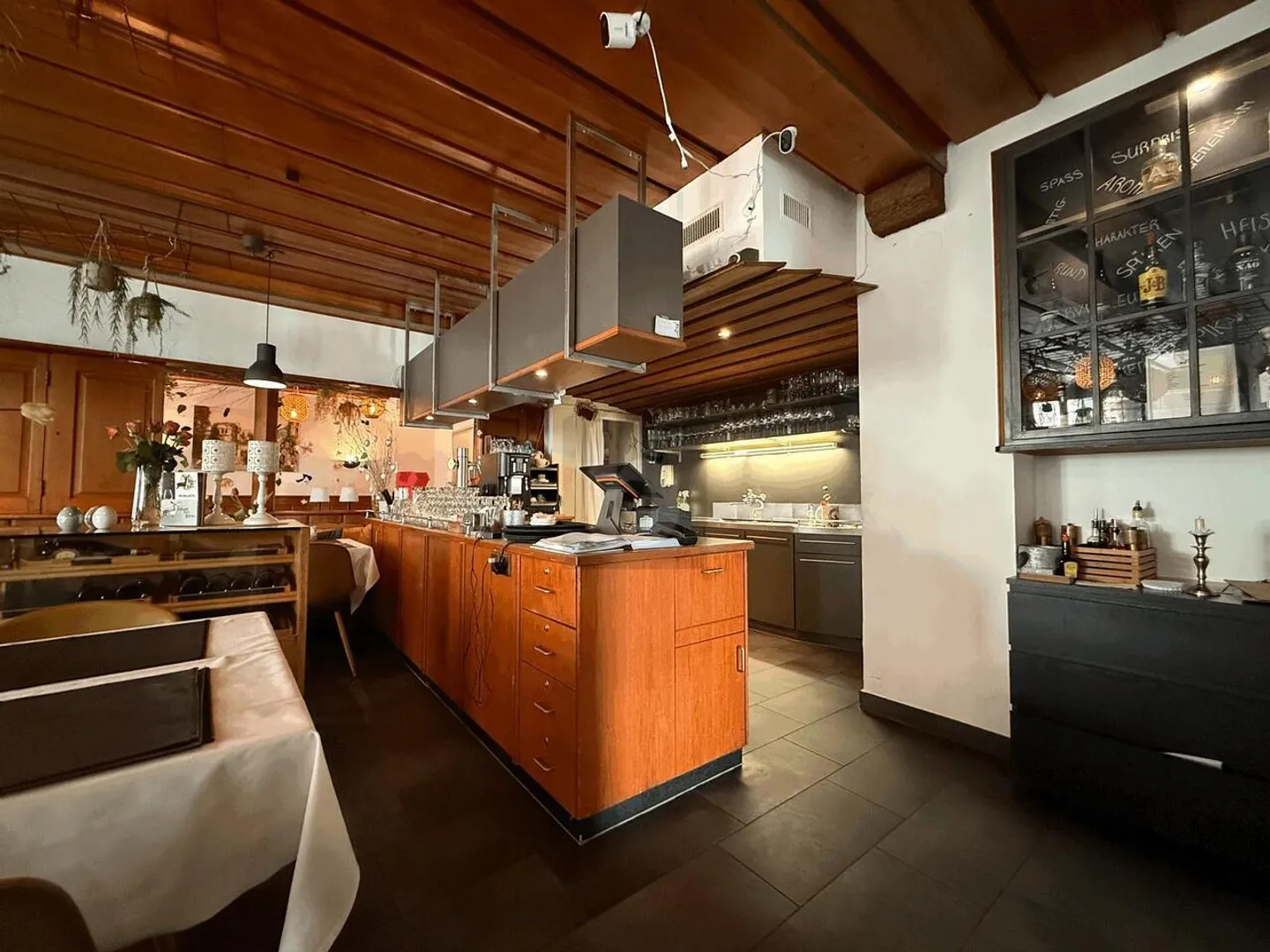 Restaurant Charmant en Emplacement Central - Photo 4 sur 6