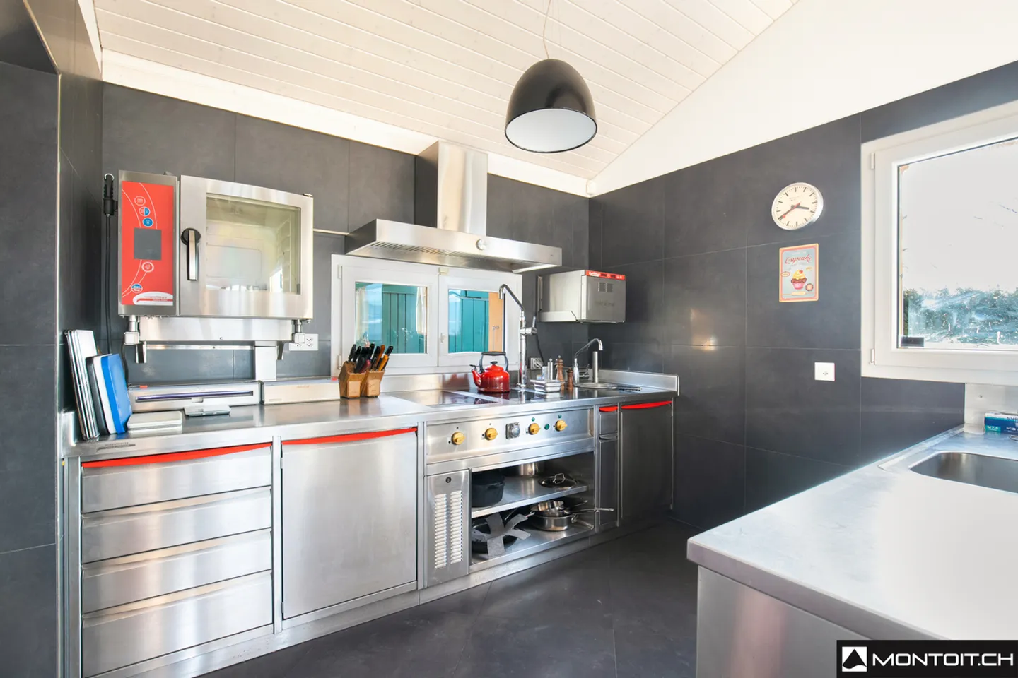 Stunning Villa with Lake View - Photo 5 of 7