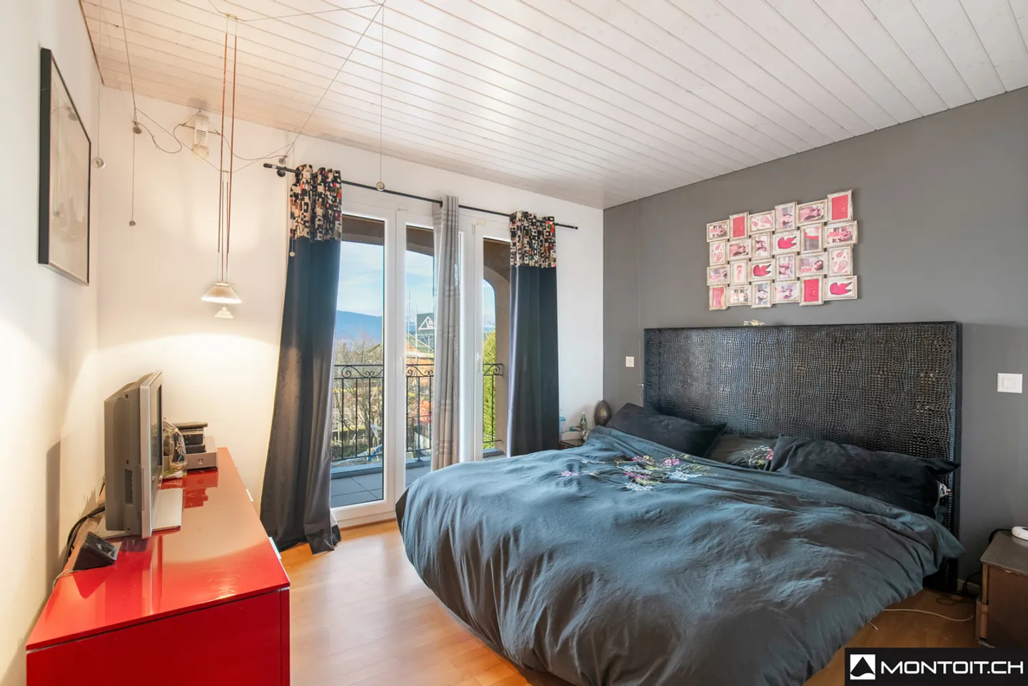 Stunning Villa with Lake View - Photo 6 of 7