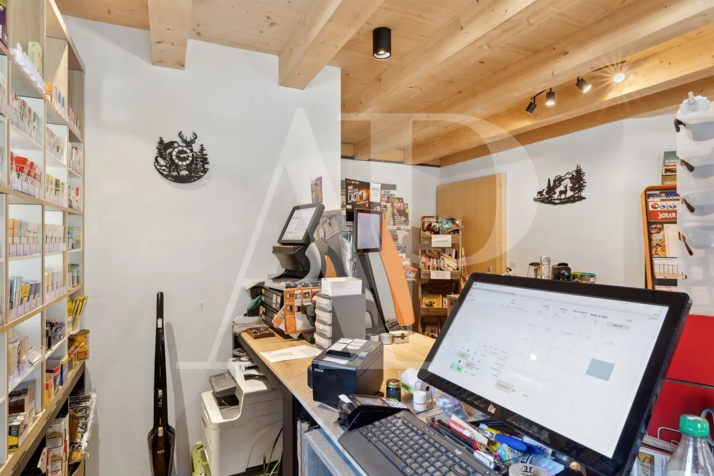 Commercial space in the heart of the village - Photo 6 of 10