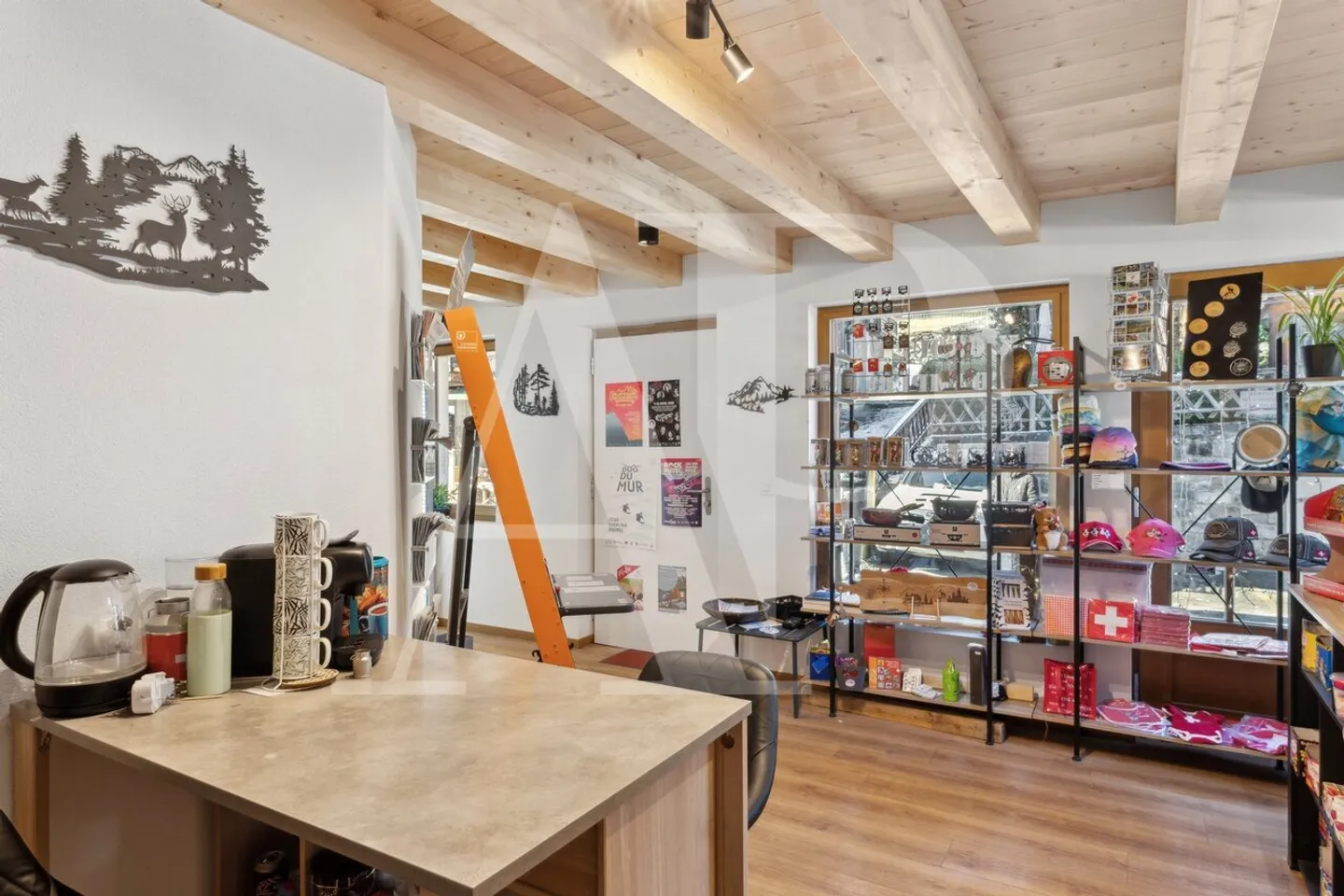 Commercial space in the heart of the village - Photo 8 of 10