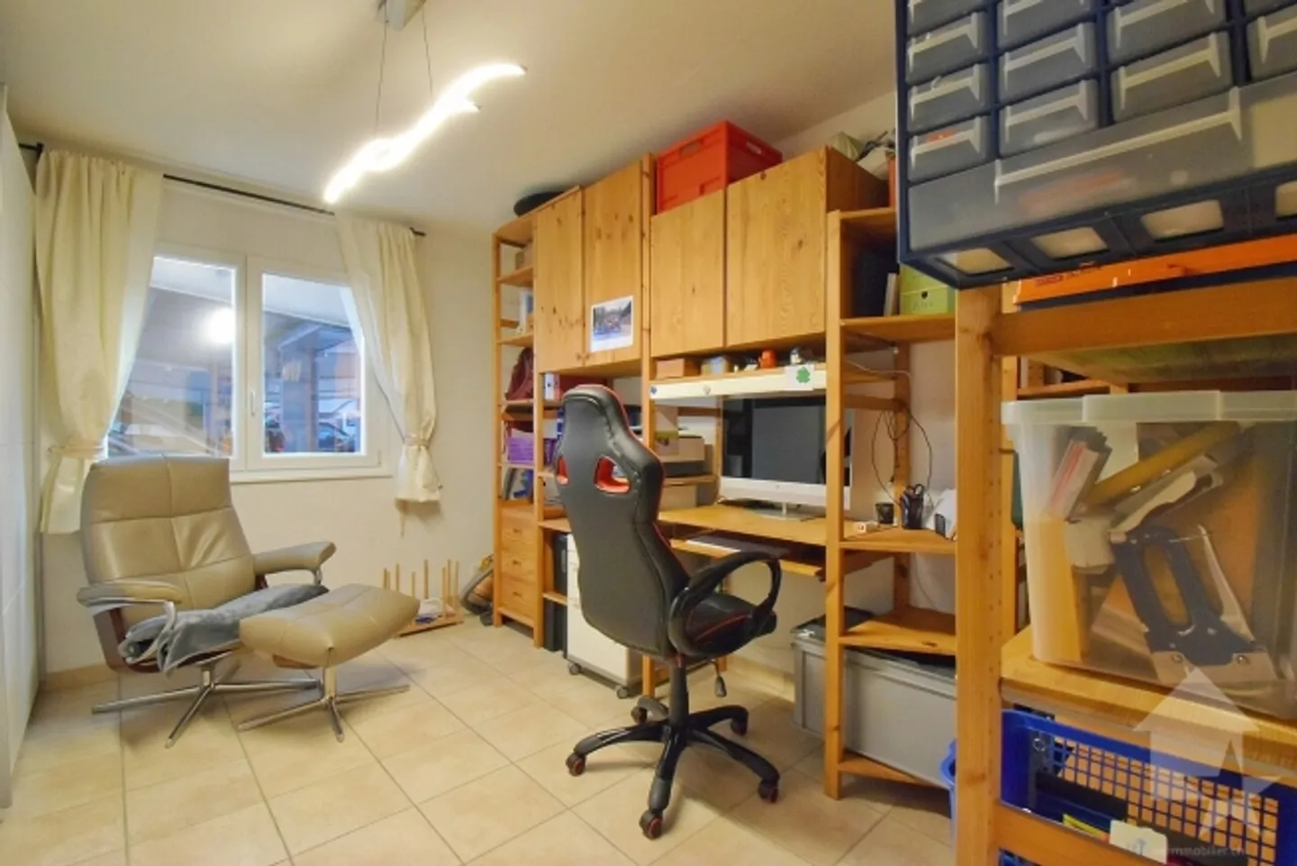 Spacious 4.5-room apartment with 2 parking spaces included - Photo 13 of 17