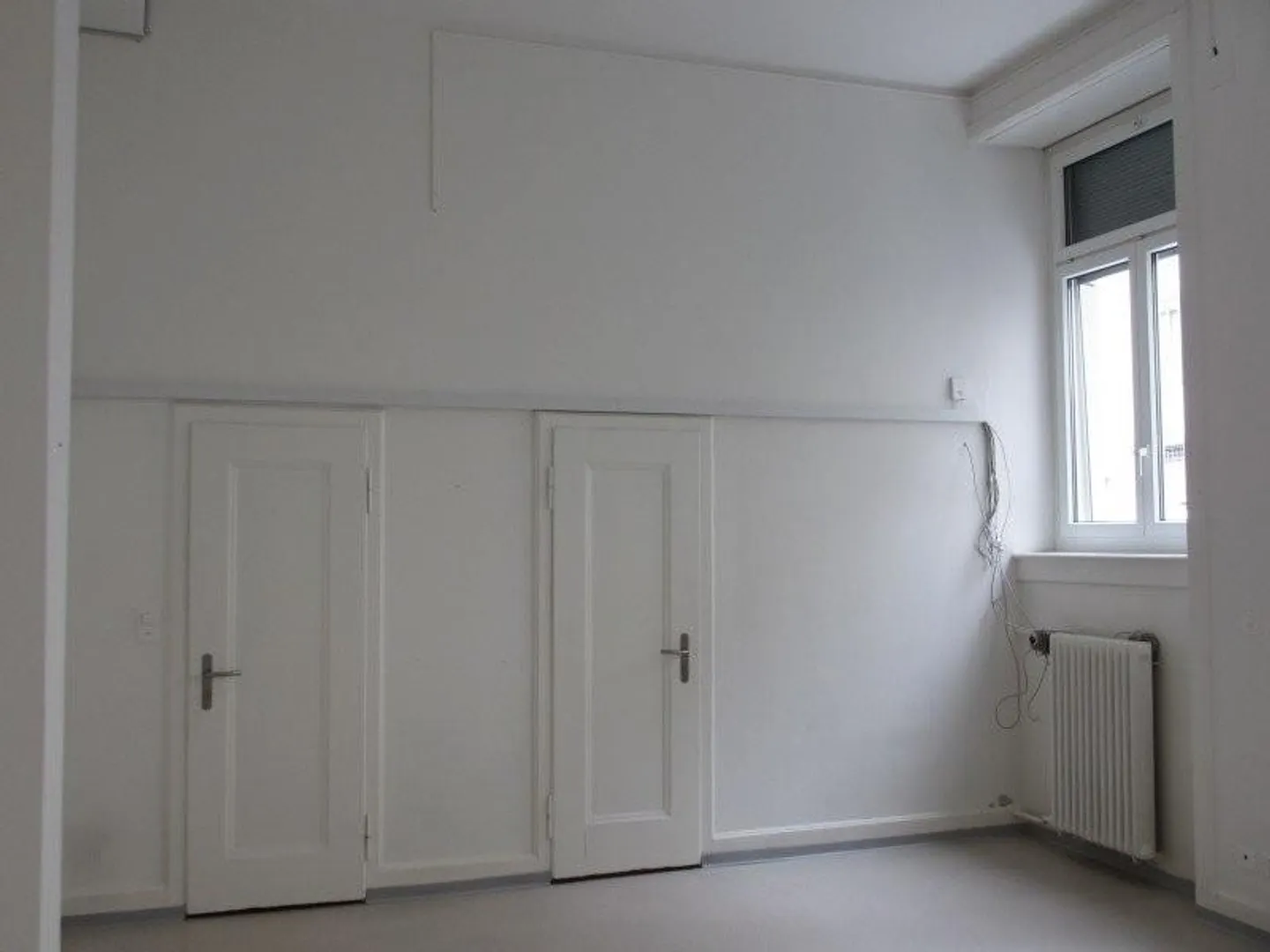 Espace de vente avec une vitrine généreuse - Photo 5 sur 6