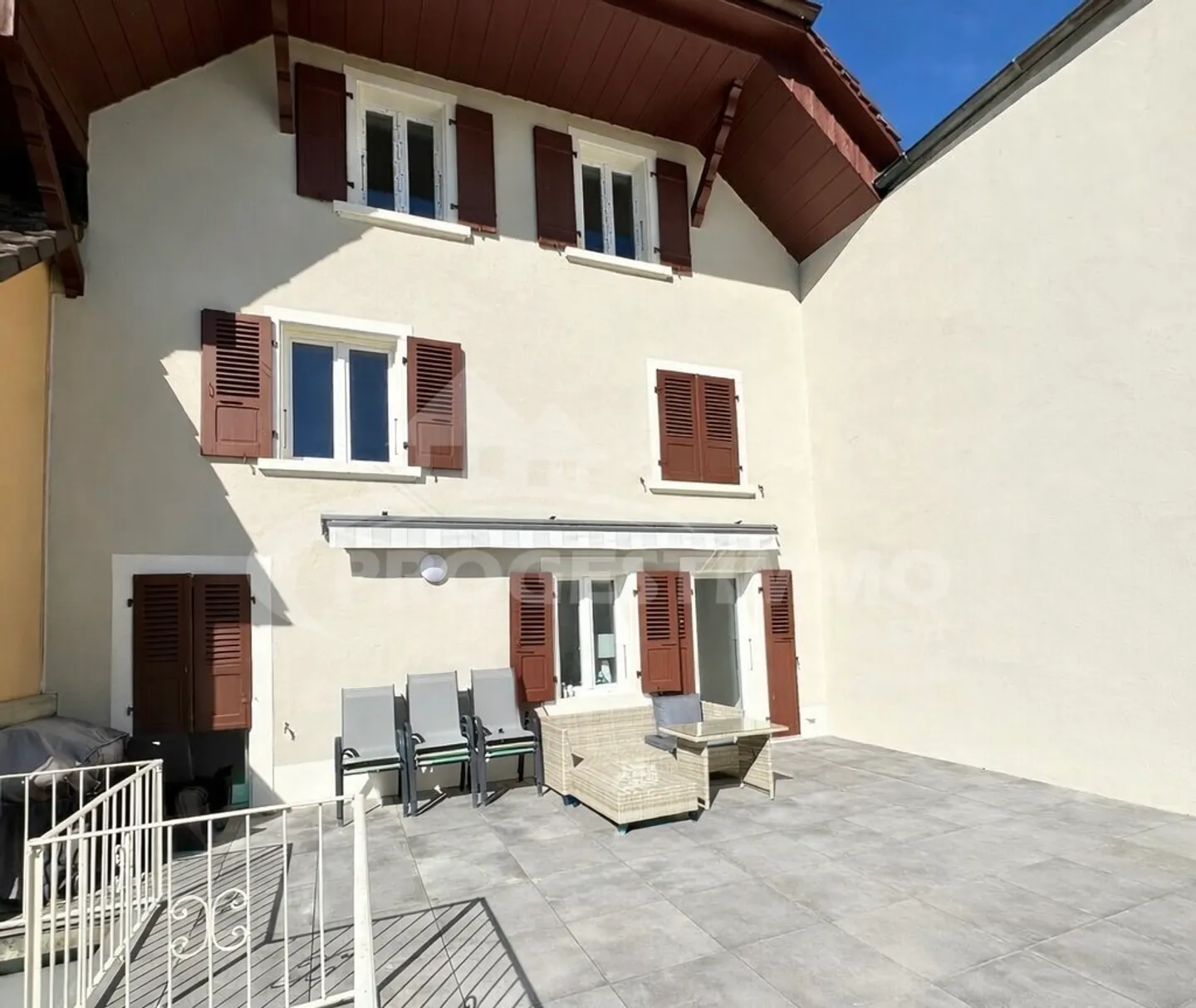Casa familiare ristrutturata con terrazza - Foto 11 di 13