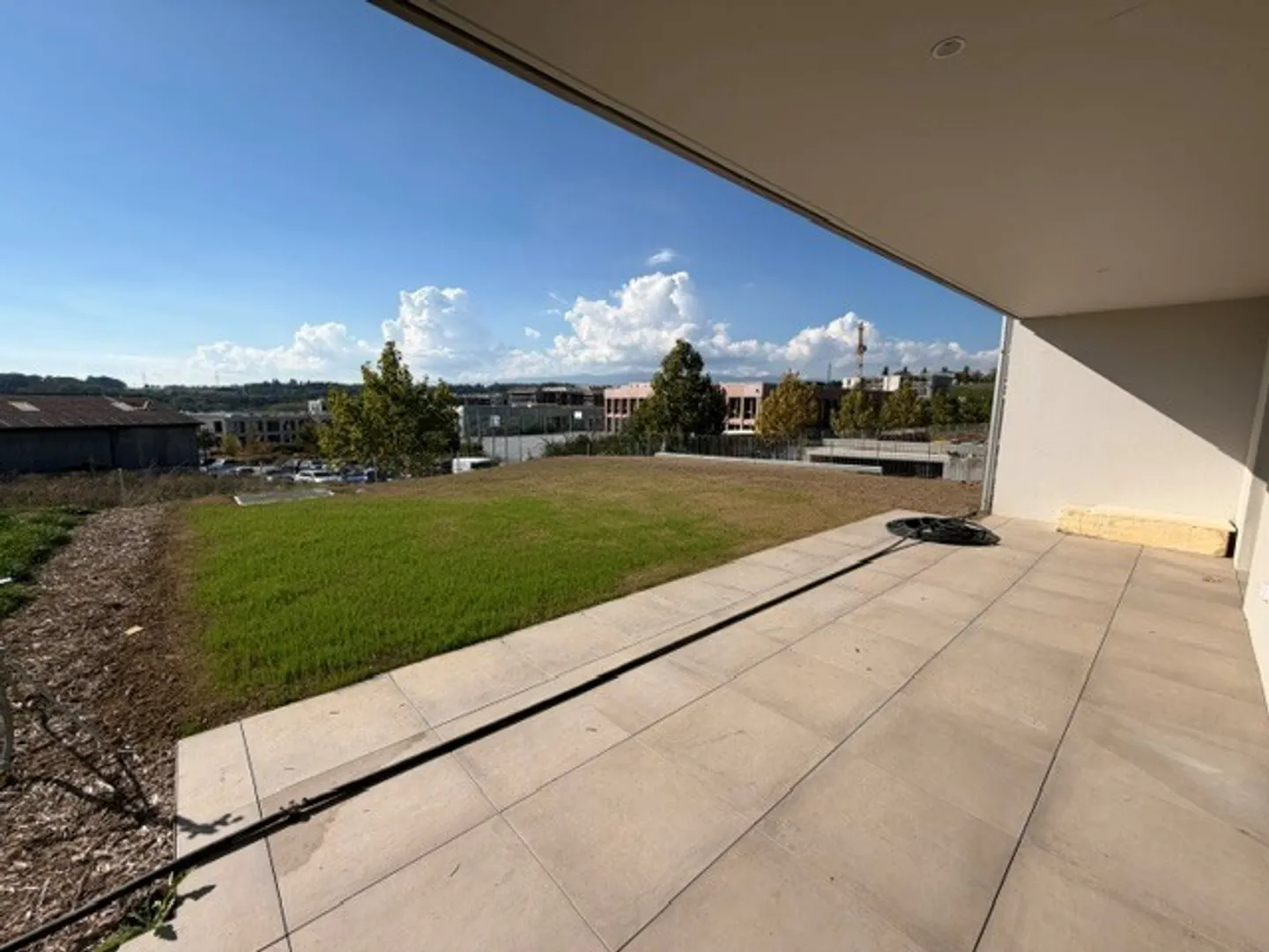 IN AFFITTO 3.5 STANZE CON GIARDINO/TERRAZZA BUSSIGNY - Foto 2 di 9