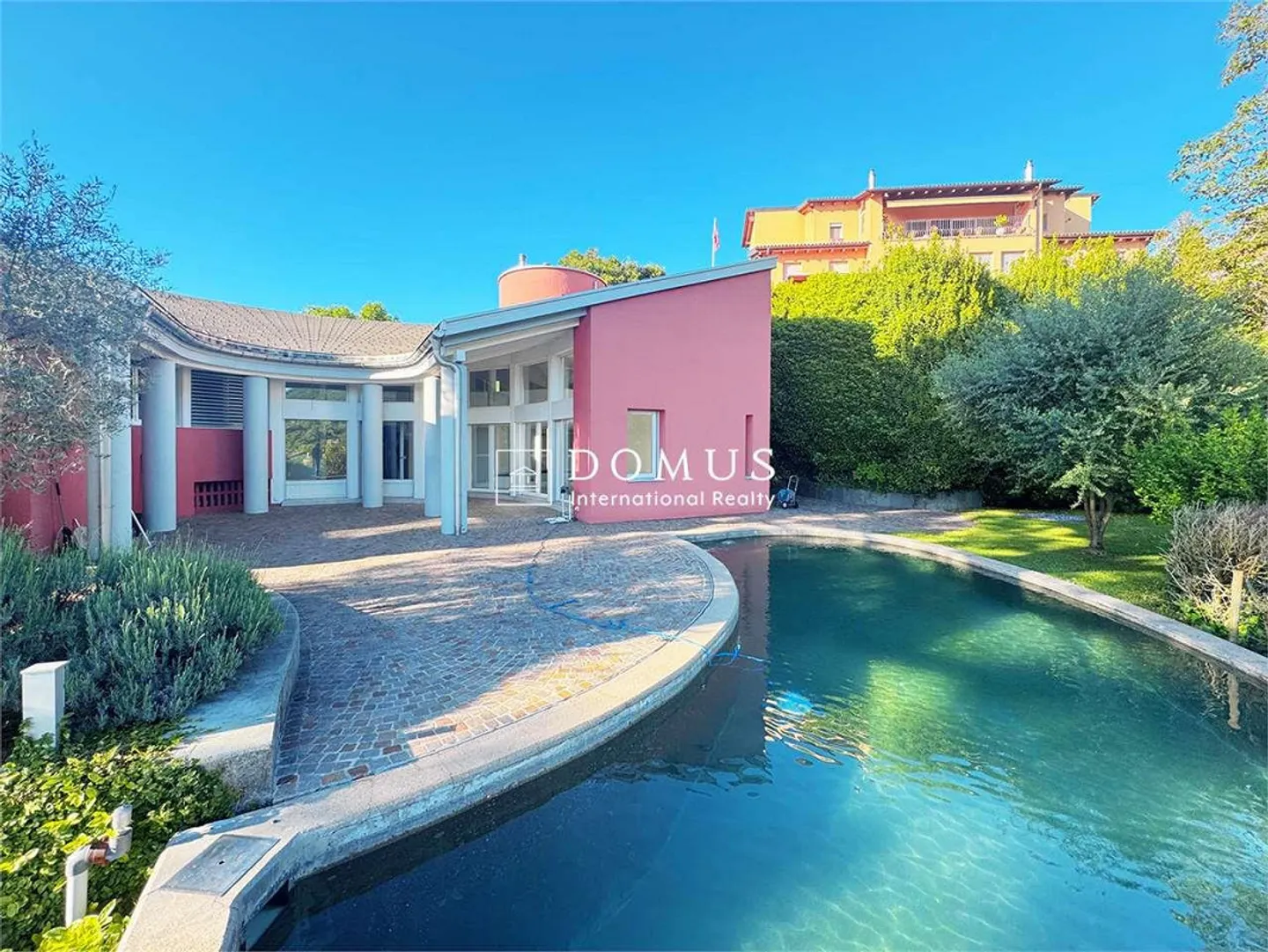 Villa iconica con vista panoramica - Foto 1 di 13