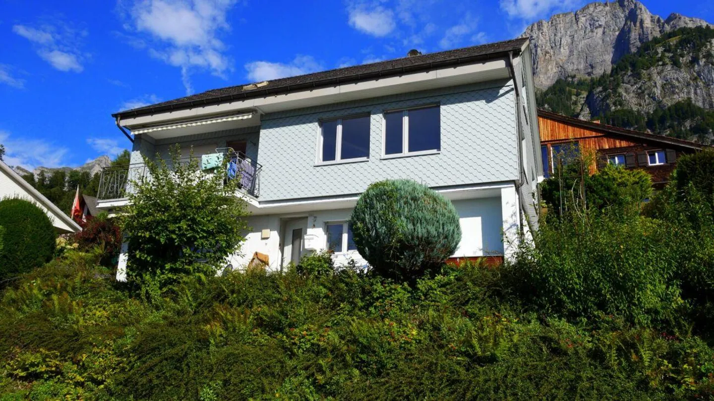 Charmantes Einfamilienhaus mit Garten - Foto 2 von 14