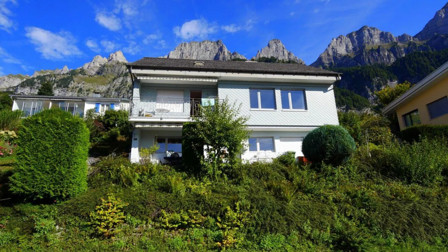 Charmantes Einfamilienhaus mit Garten - Foto 3 von 14