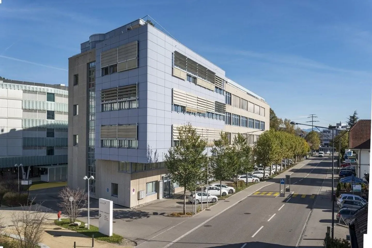 Différentes surfaces de bureau (15 - 84m2) à louer - choisissez la vôtre maintenant ! - Photo 1 sur 9