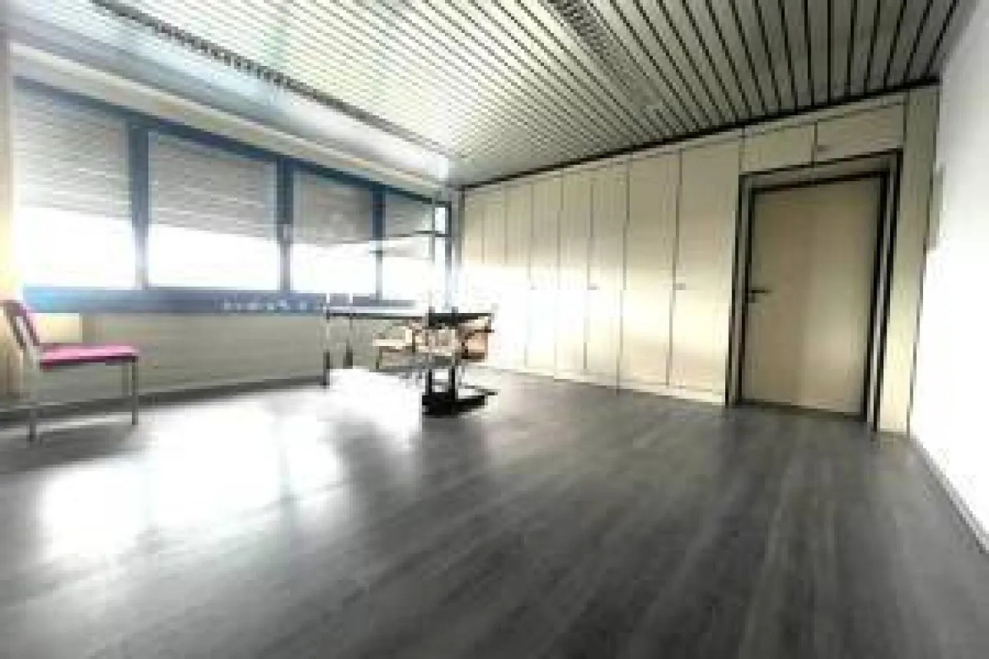Bureau/Administratif 1 pièce 200 m2 à Ried b. Kerzers - Photo 3 sur 4