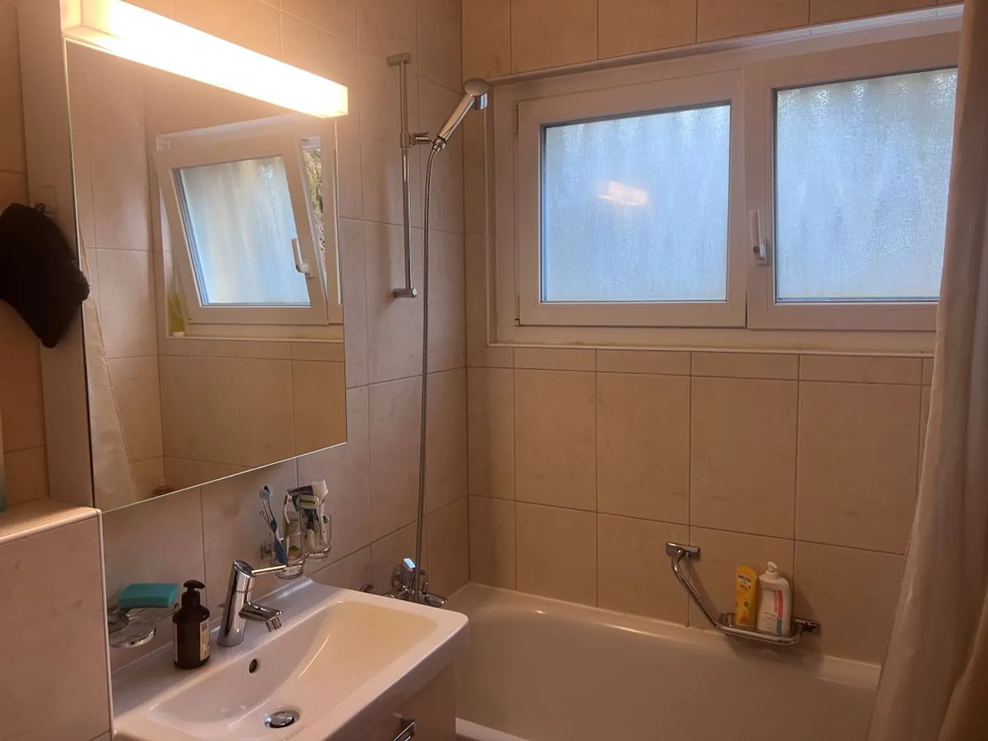 Helles Apartment mit Balkon - Foto 10 von 11