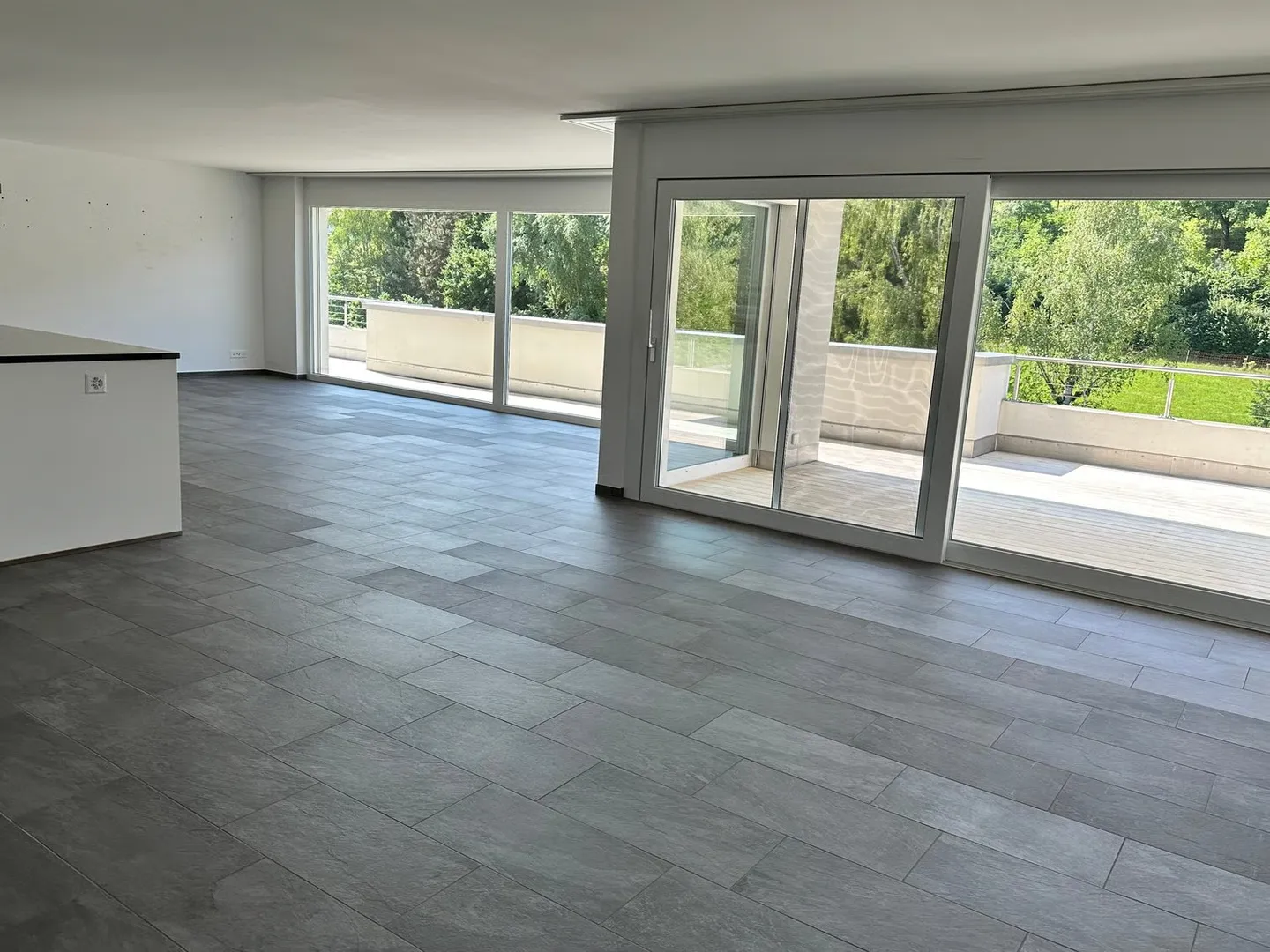 Top modern 4.5-room penthouse approx. 175m2 with large balcony overlooking greenery - Photo 9 of 28