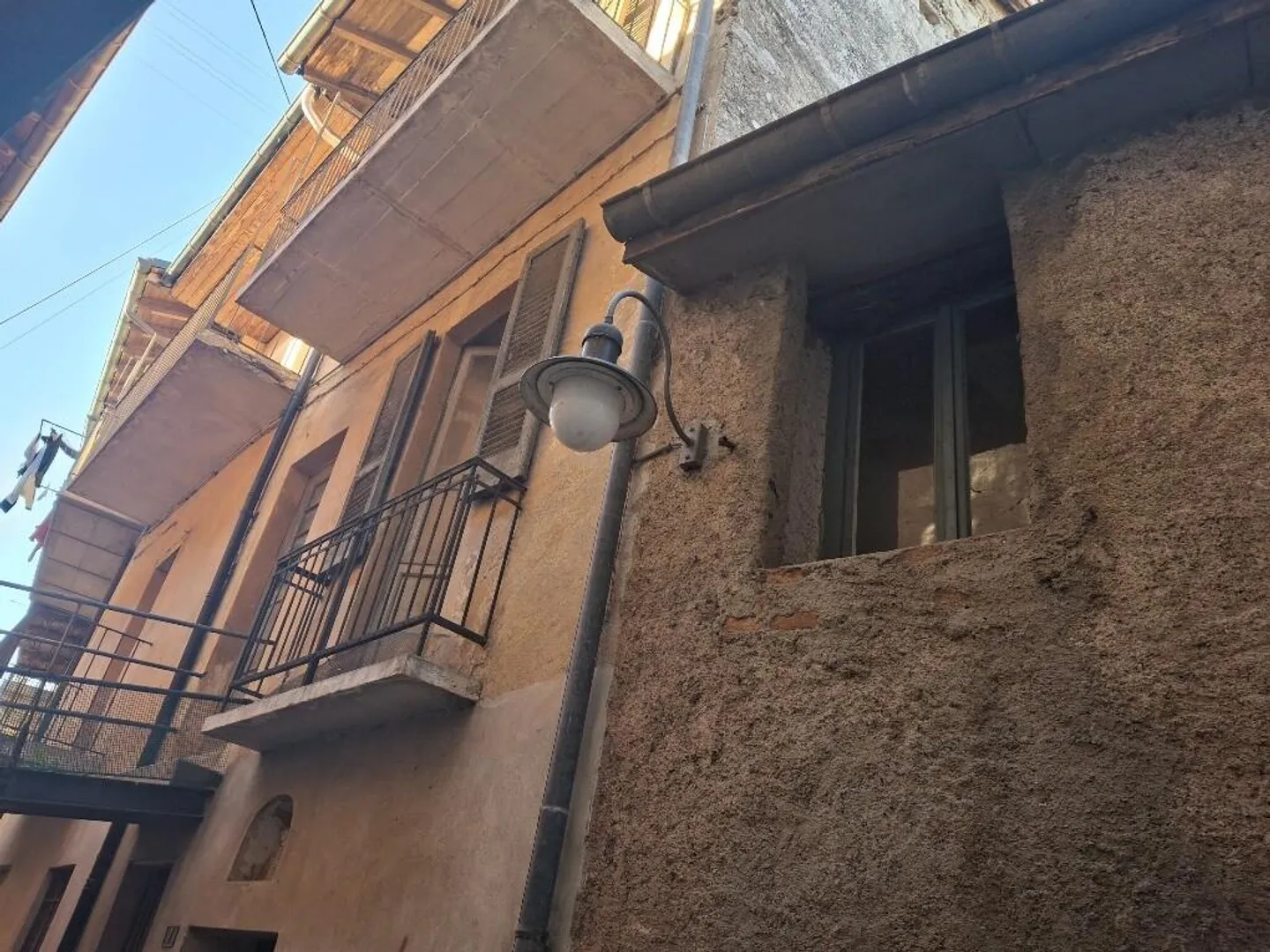 2 HÄUSER MIT RUSTIK ZU RENOVIEREN IN PONTE TRESA - Foto 3 von 9