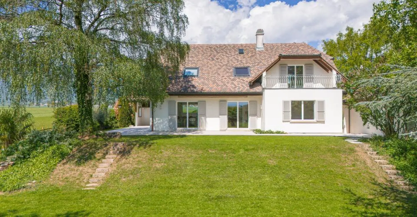 Villa rénovée avec vue panoramique - Photo 2 sur 12
