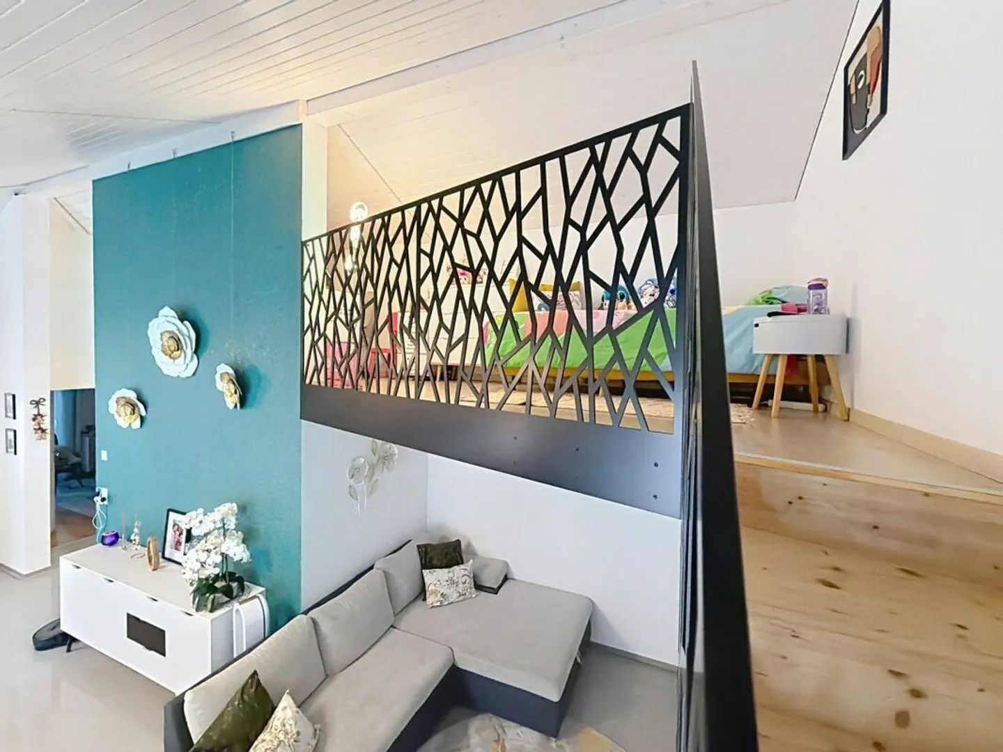 Schönes gemütliches Attikawohnung mit 3.5 Zimmern, Galerie und großer Terrasse - Foto 4 von 14