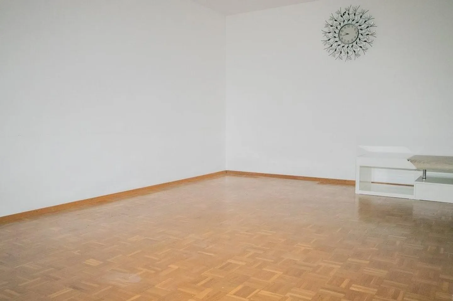 Modern 3.0-room apartment in a central location for rent - Photo 7 of 8