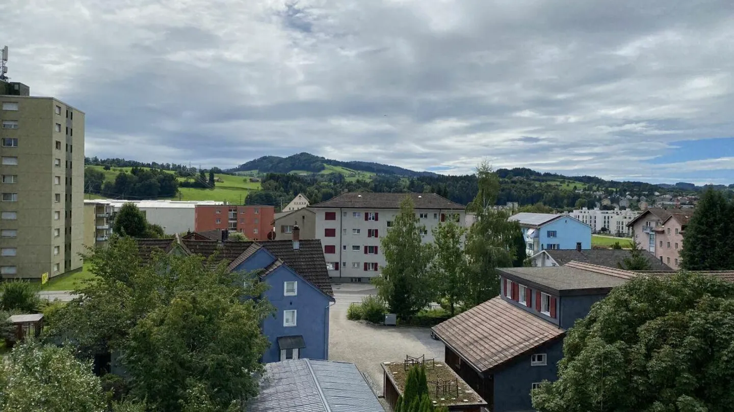 Appartamento di 4,5 stanze vicino al centro - Foto 1 di 12