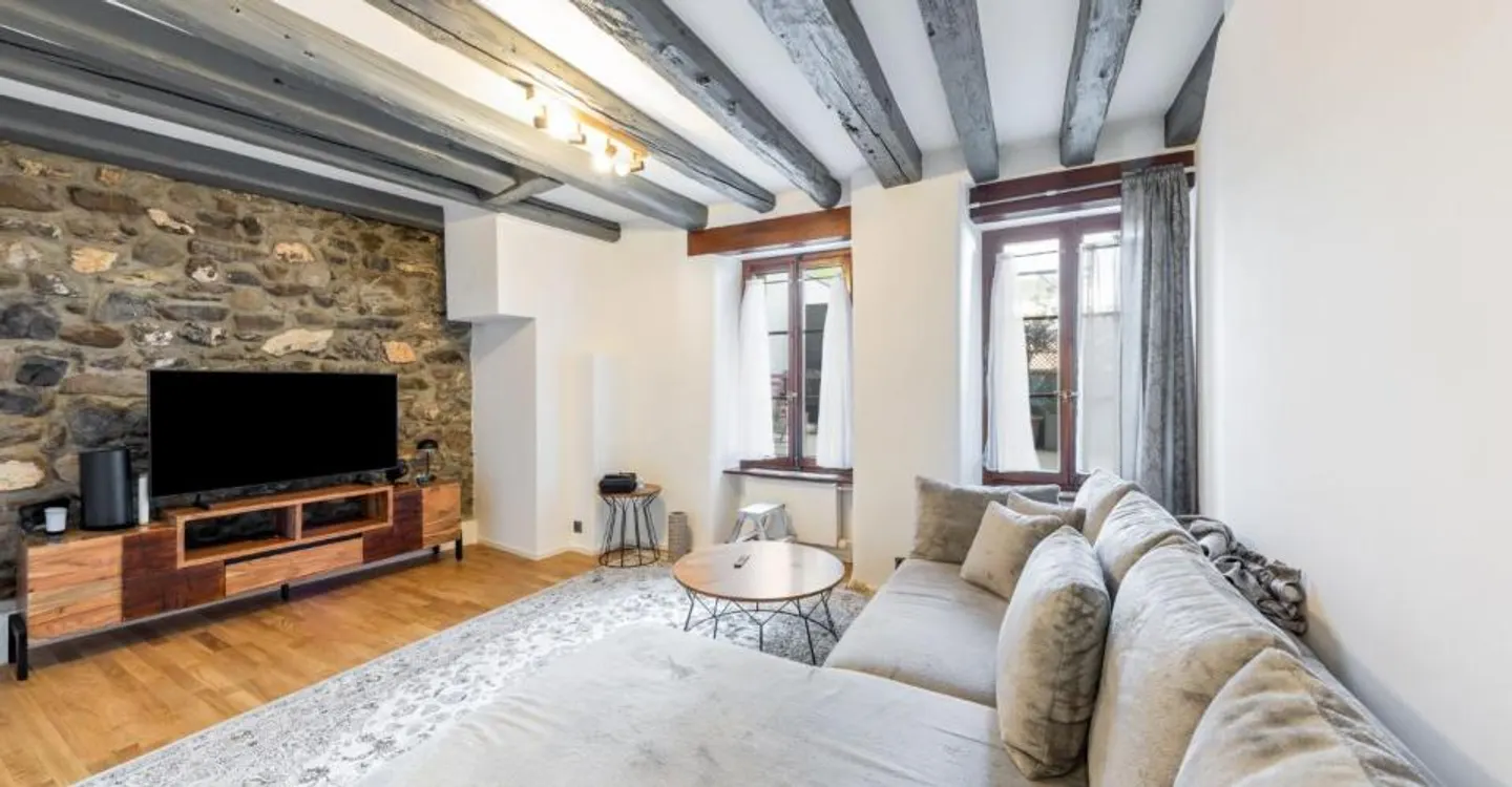 Charming 2.5-room apartment in the center of Blonay - Photo 2 of 6