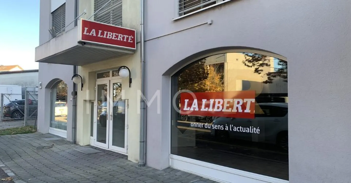 Spazio commerciale nel centro di Payerne - Foto 1 di 6