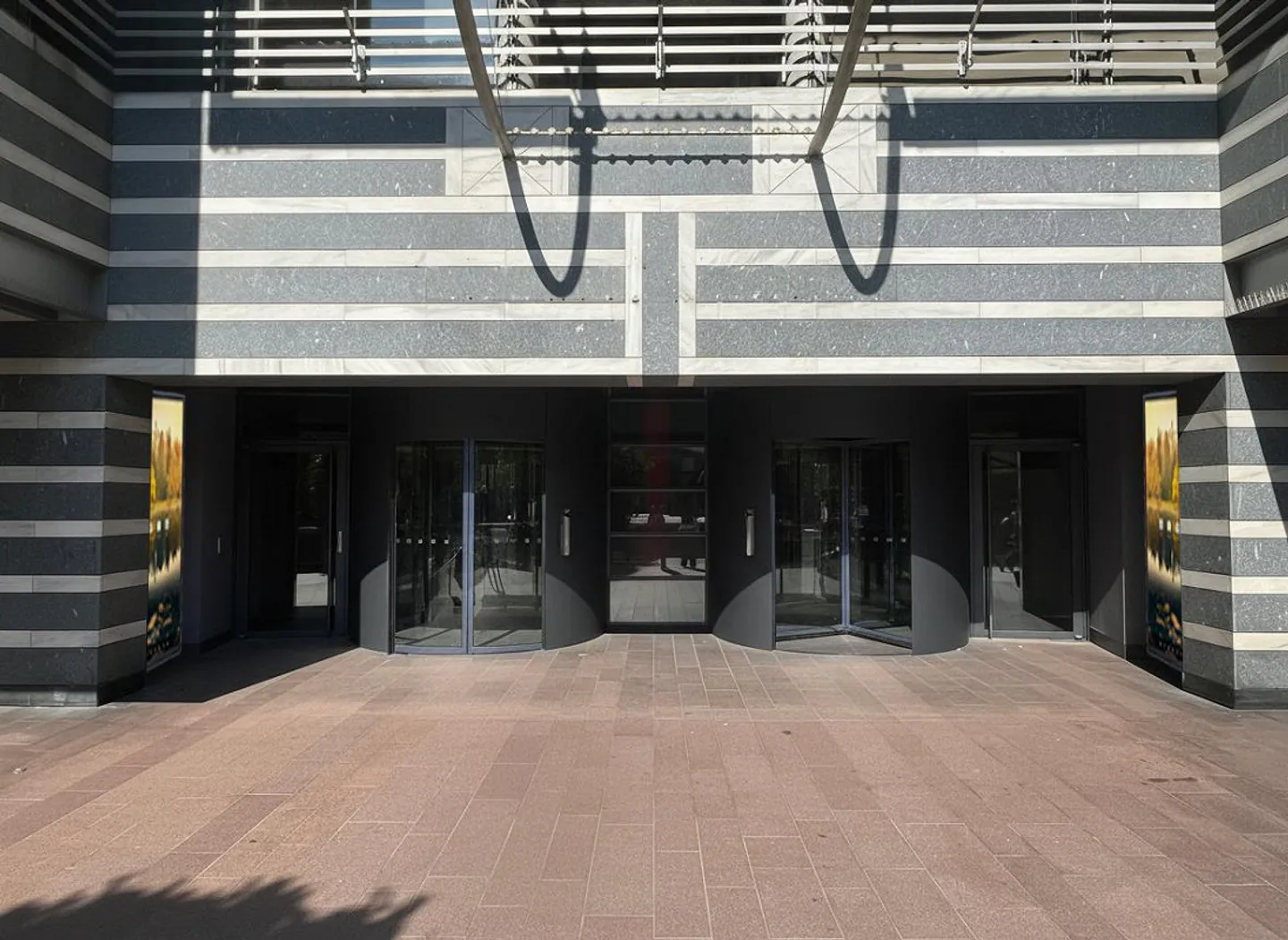 Uffici in affitto in centro Chiasso. - 556,5 m² modulari - Foto 2 di 8