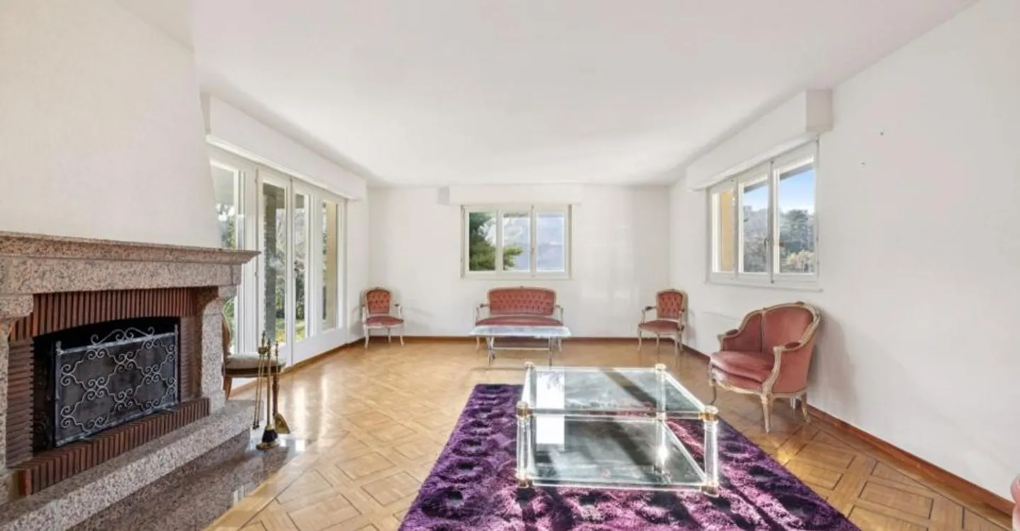 GERÄUMIGE EINFAMILIENHAUS IM EG MIT GROSSEM POTENZIAL - Foto 2 von 10