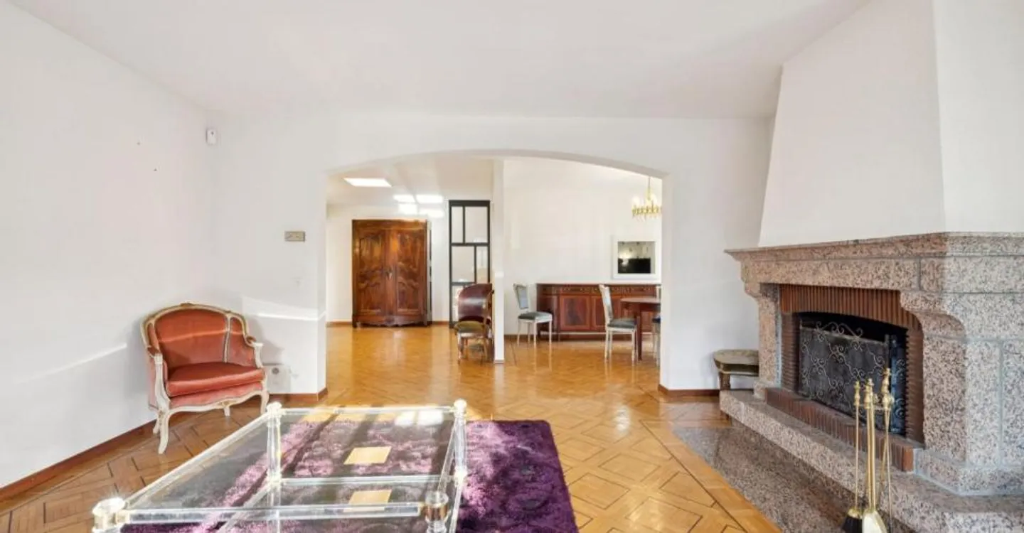 GERÄUMIGE EINFAMILIENHAUS IM EG MIT GROSSEM POTENZIAL - Foto 3 von 10