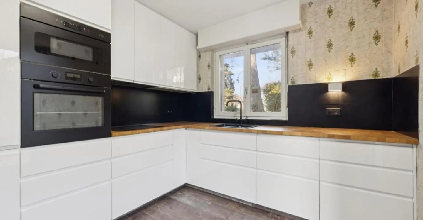 GERÄUMIGE EINFAMILIENHAUS IM EG MIT GROSSEM POTENZIAL - Foto 5 von 10