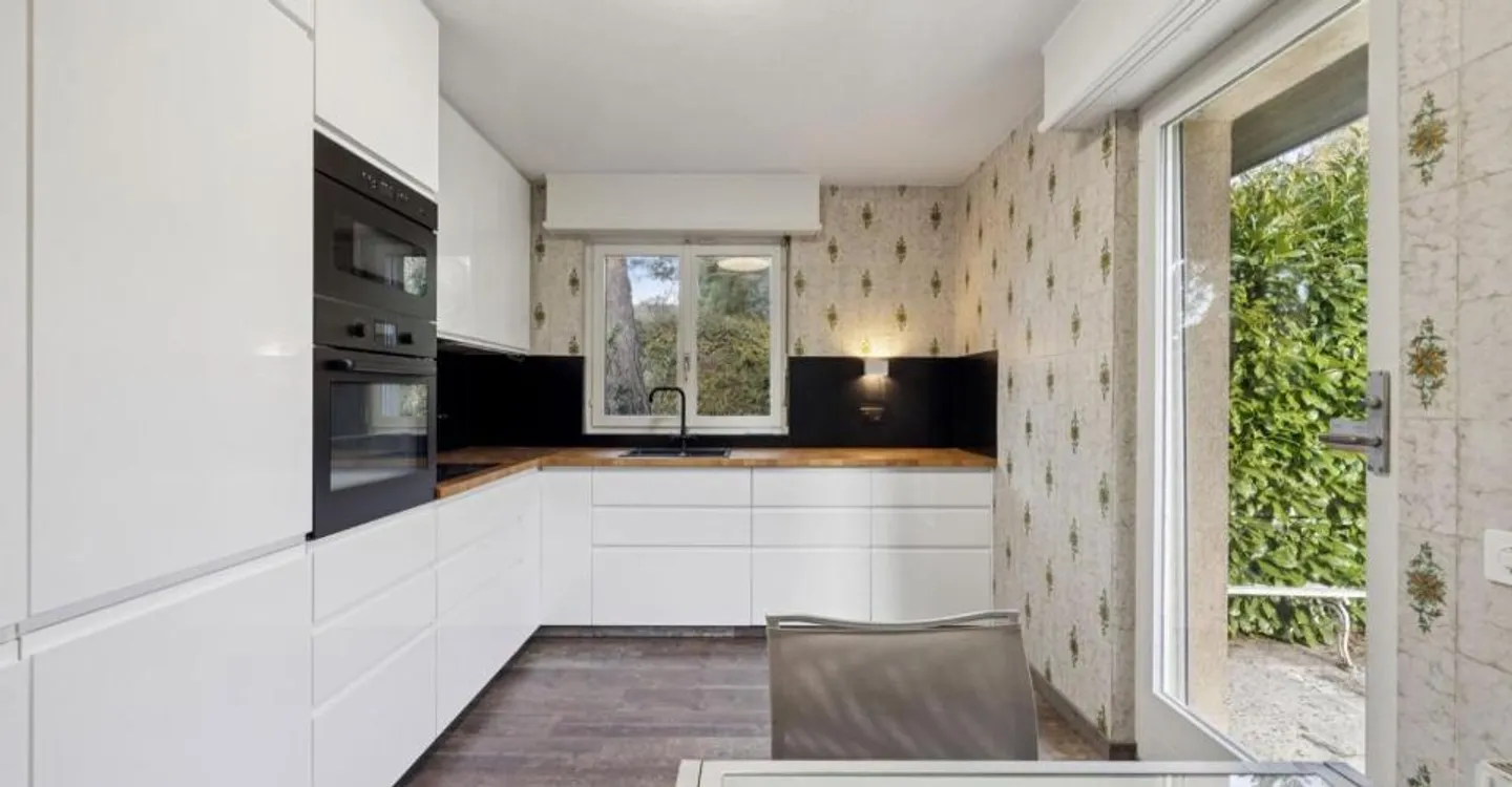 GERÄUMIGE EINFAMILIENHAUS IM EG MIT GROSSEM POTENZIAL - Foto 6 von 10