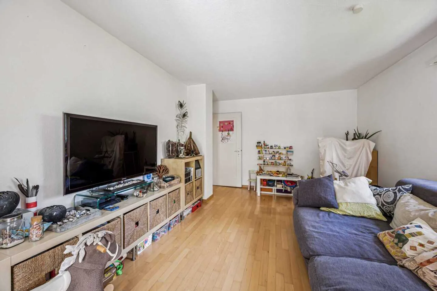 Casa familiare con grande giardino paradisiaco a Wettingen - Foto 6 di 13