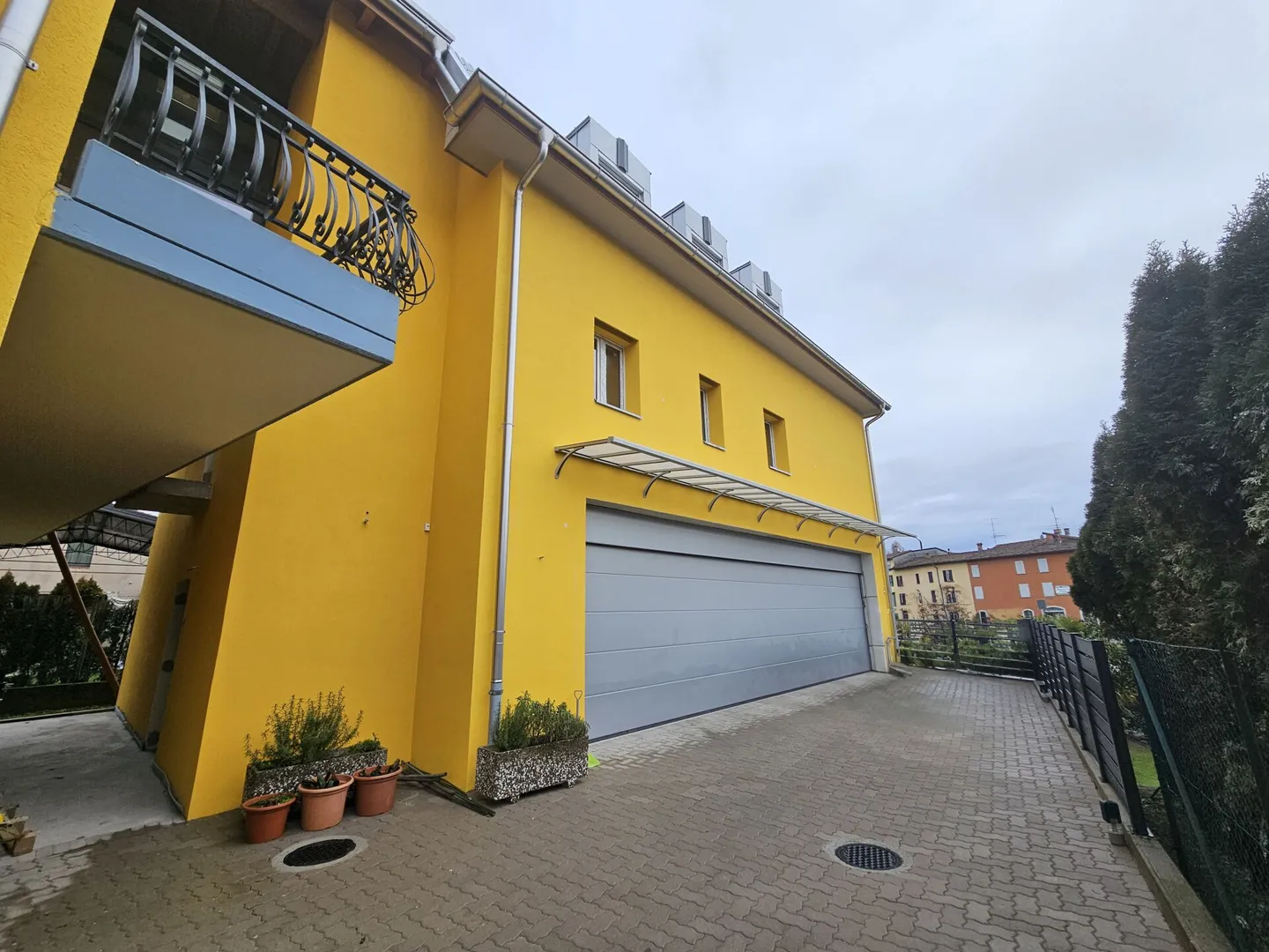 Nouvel appartement de 4,5 pièces au dernier étage avec poutres visibles - Photo 7 sur 7