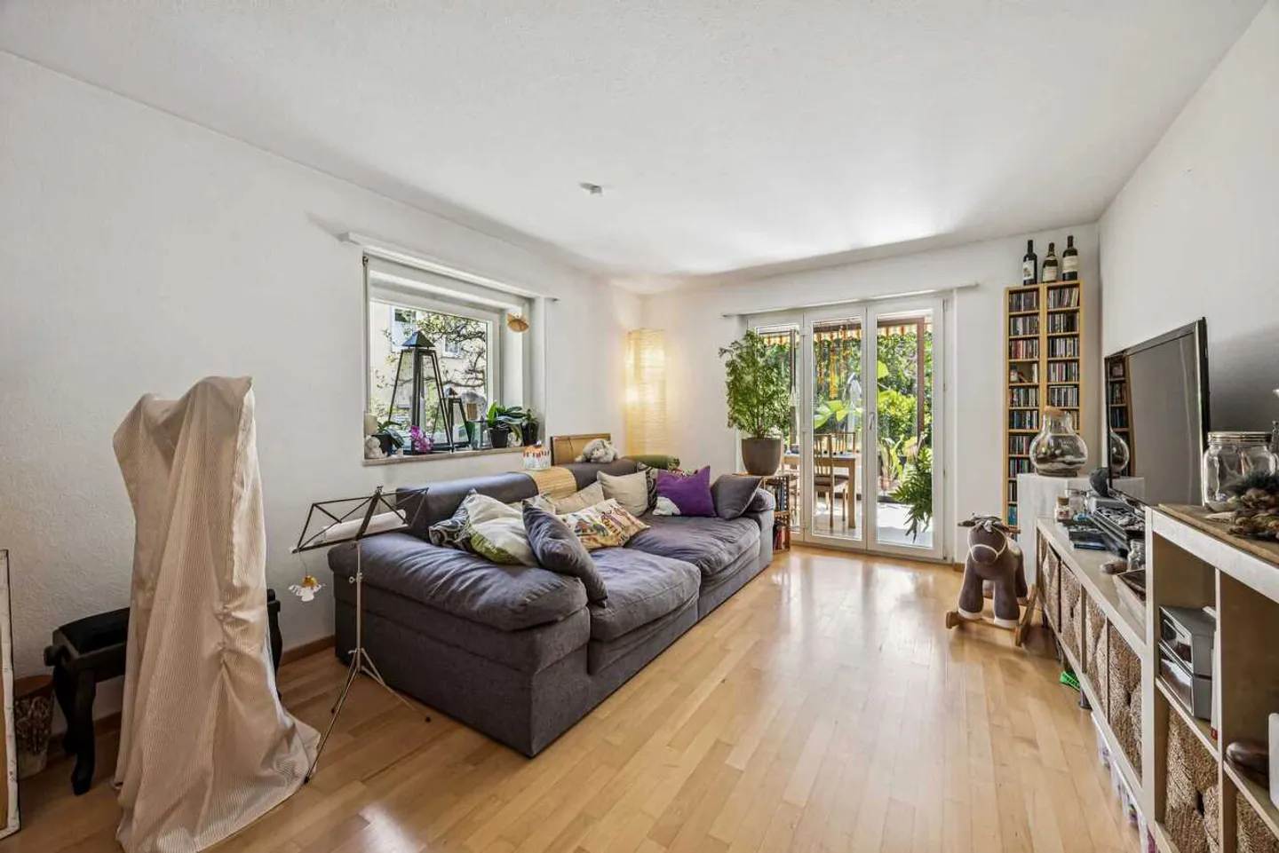 Casa familiare con grande giardino paradisiaco a Wettingen - Foto 4 di 13