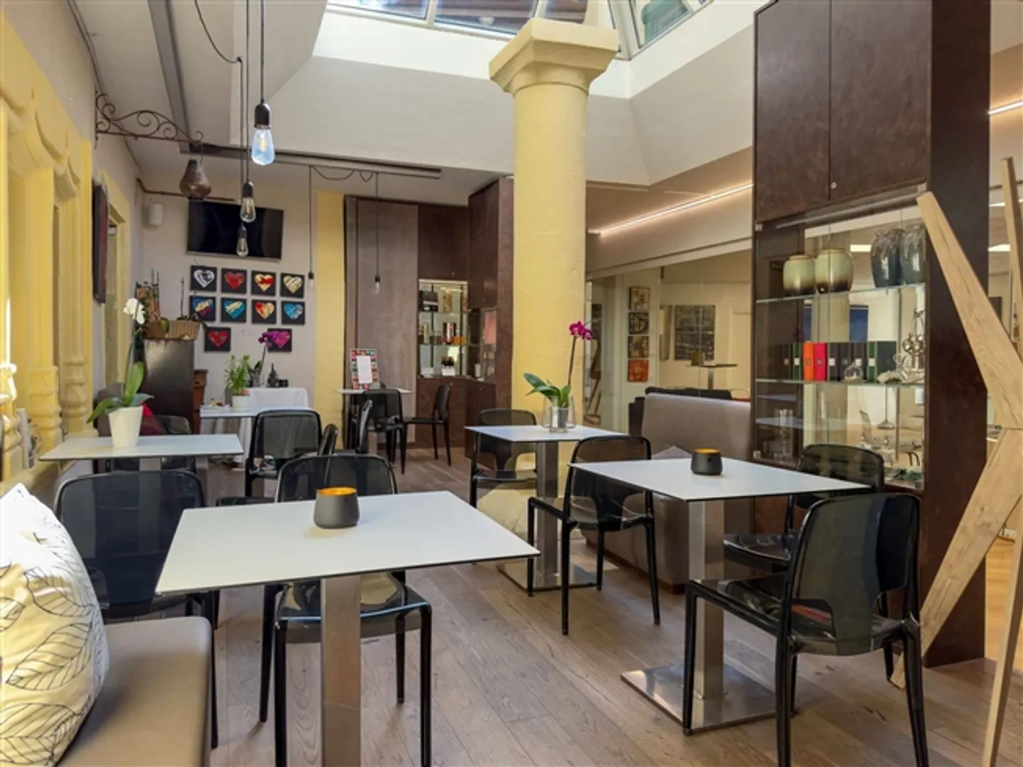 «120 m2 ausgestattetes Restaurant zur Miete im Hyperzentrum von Neuchâtel» - Foto 3 von 7